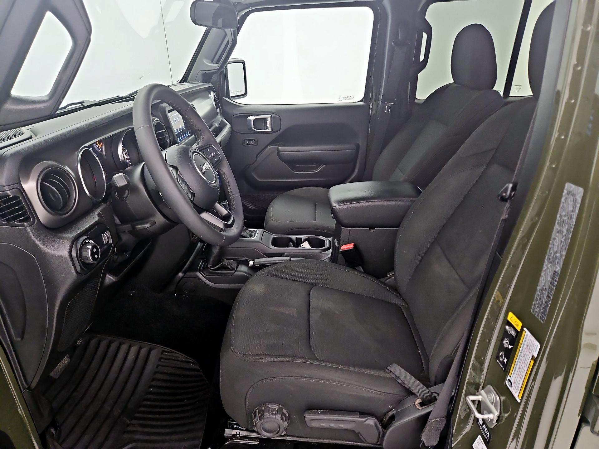 Thumbnail: 2023 Jeep Gladiator - 11