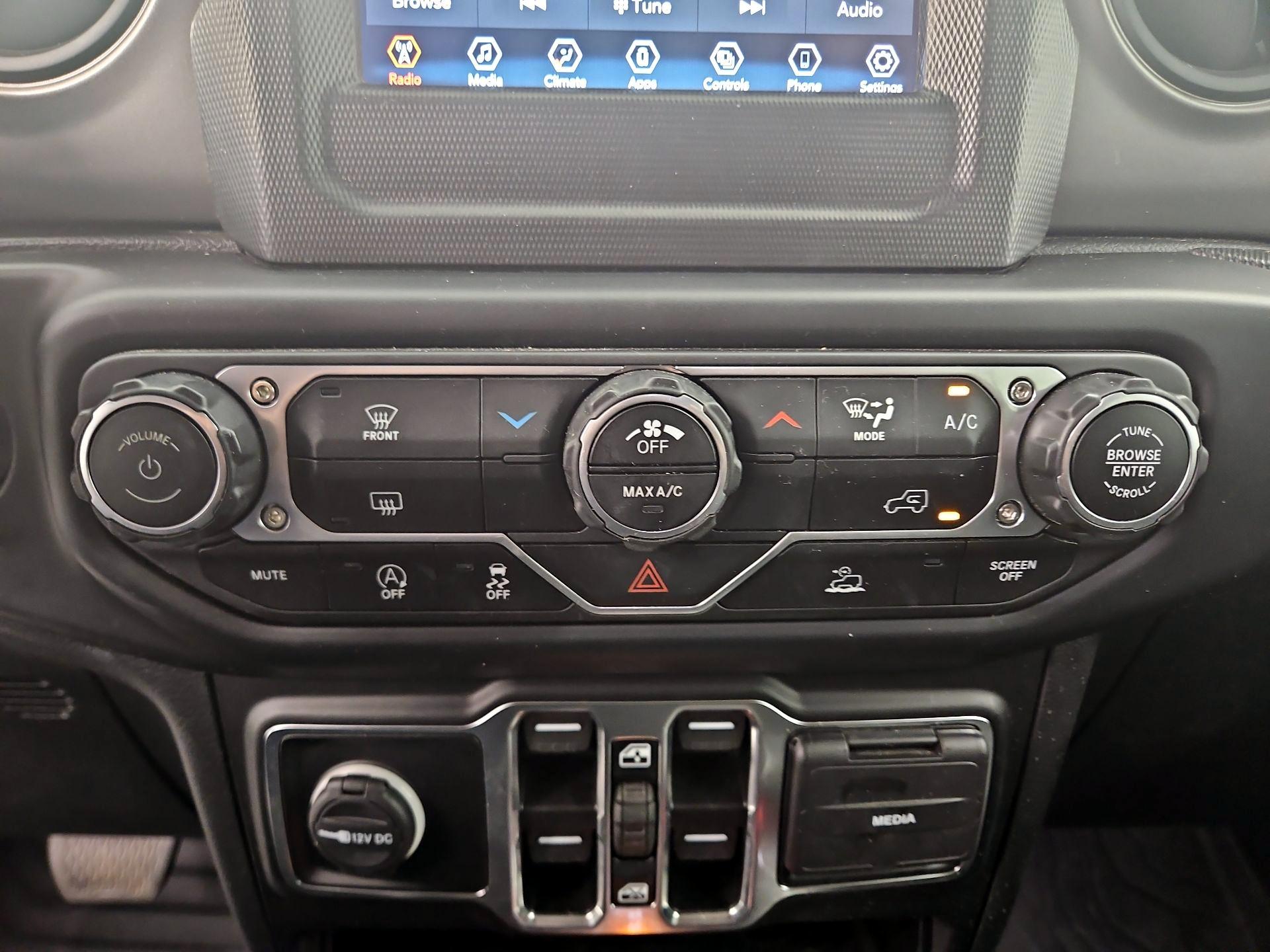 Thumbnail: 2023 Jeep Gladiator - 17