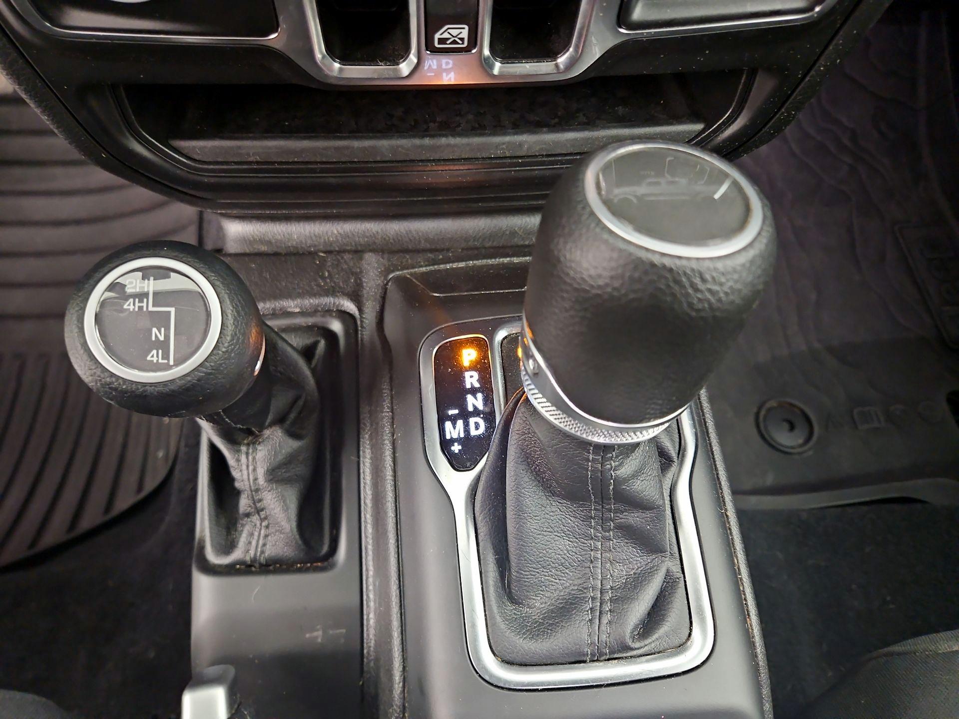 Thumbnail: 2023 Jeep Gladiator - 18
