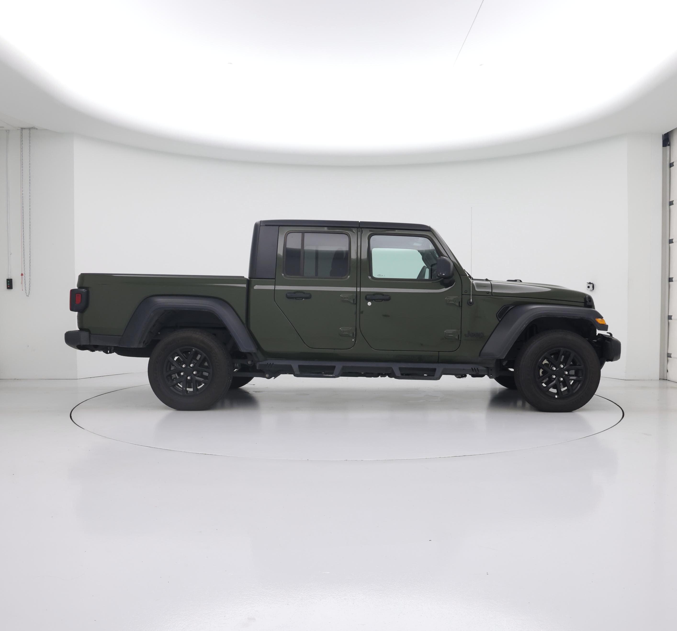 Thumbnail: 2023 Jeep Gladiator - 7