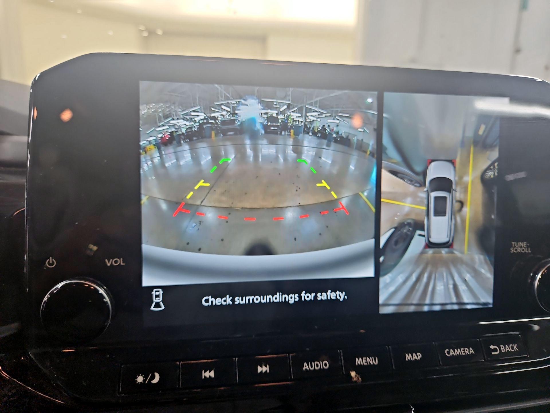 Thumbnail: 2023 Nissan Pathfinder - 14