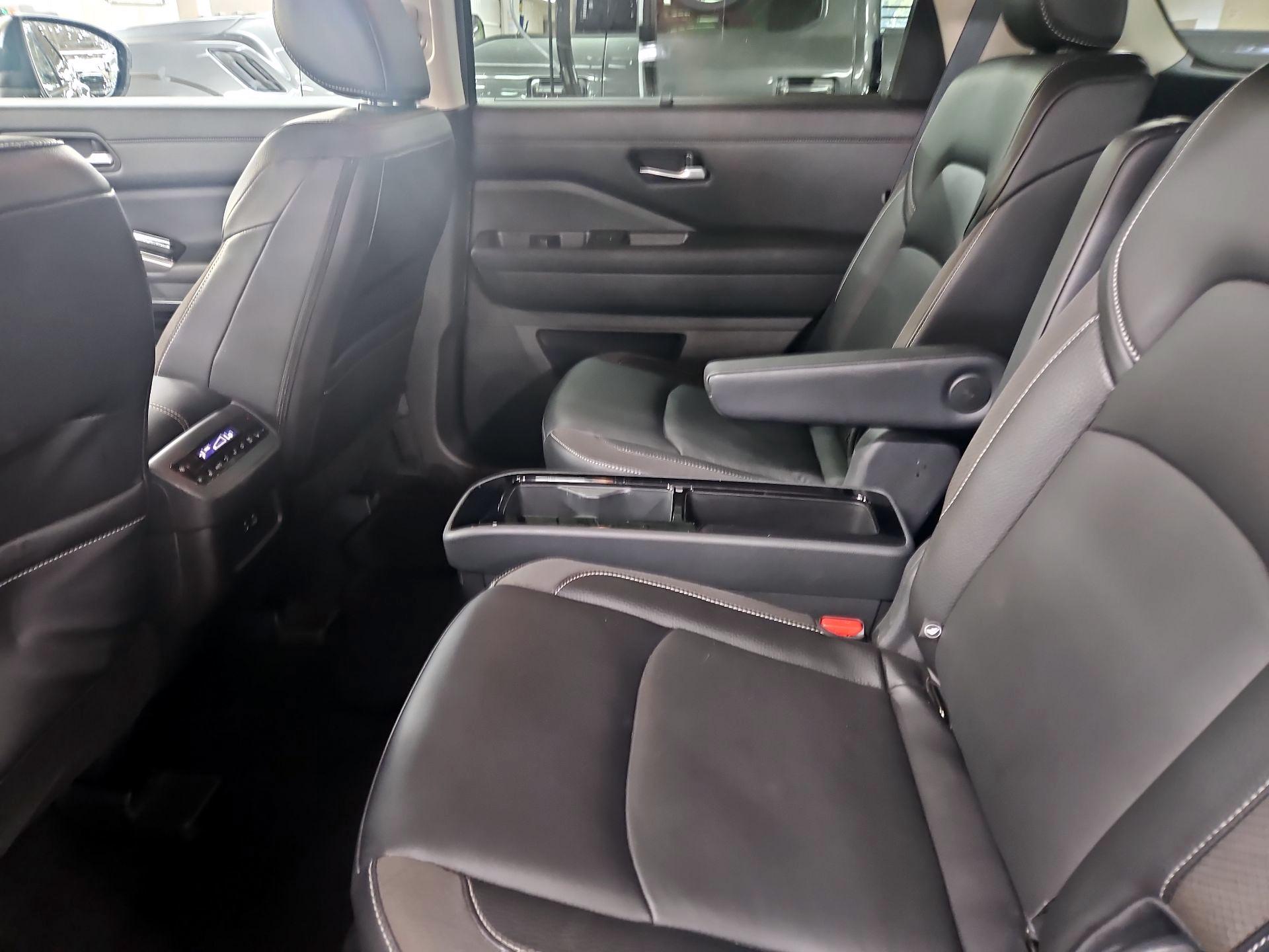 Thumbnail: 2023 Nissan Pathfinder - 20