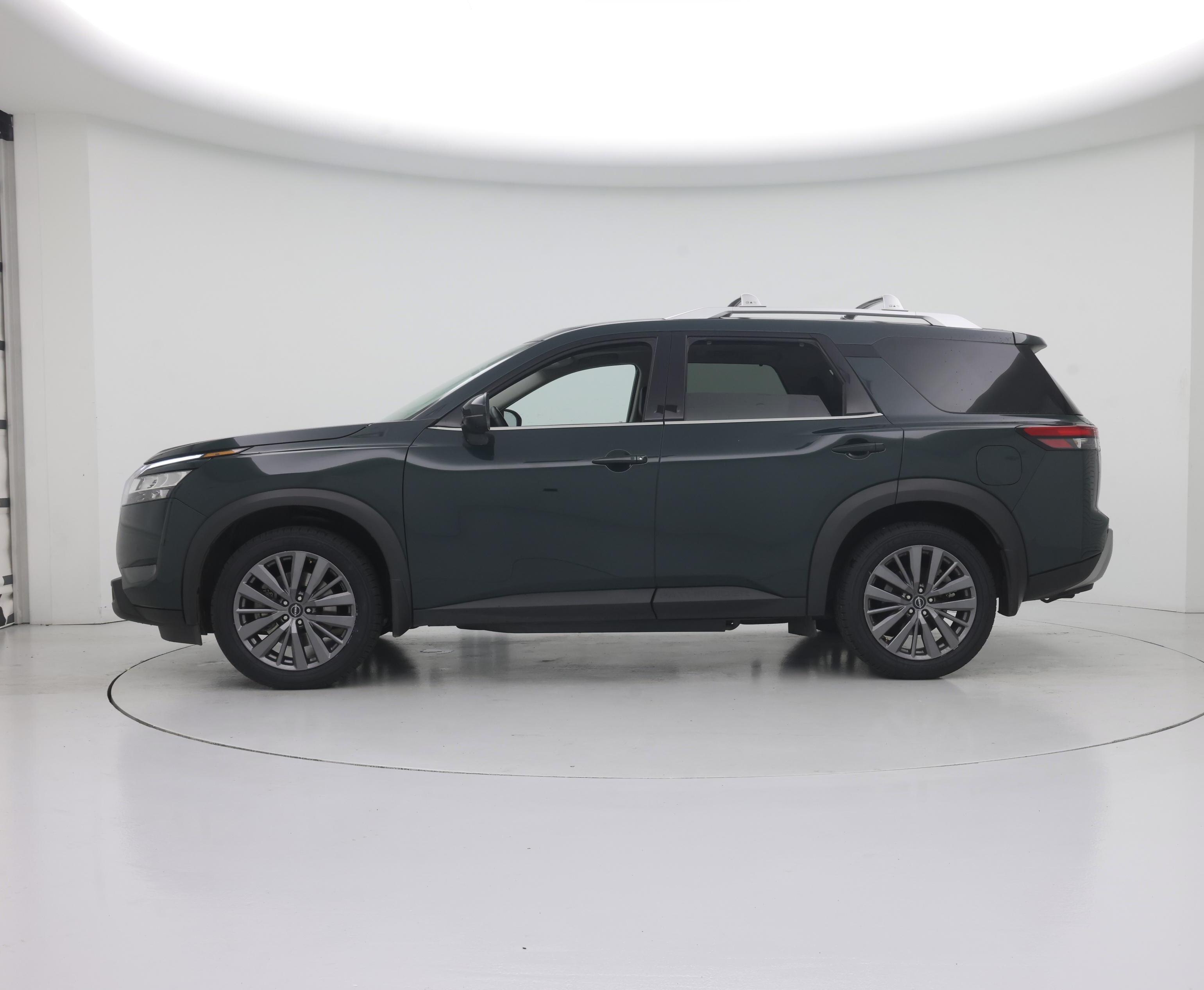 Thumbnail: 2023 Nissan Pathfinder - 3