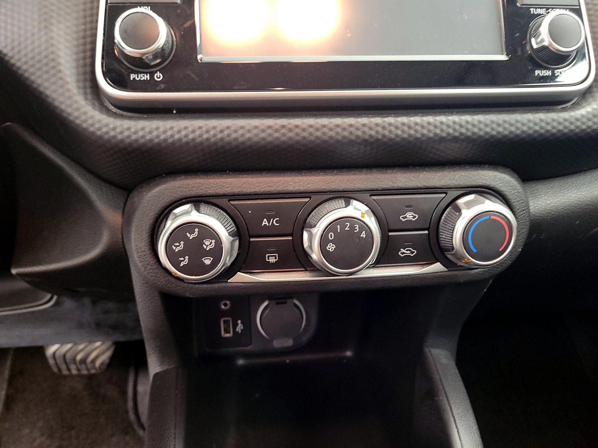 Thumbnail: 2021 Nissan Kicks - 16