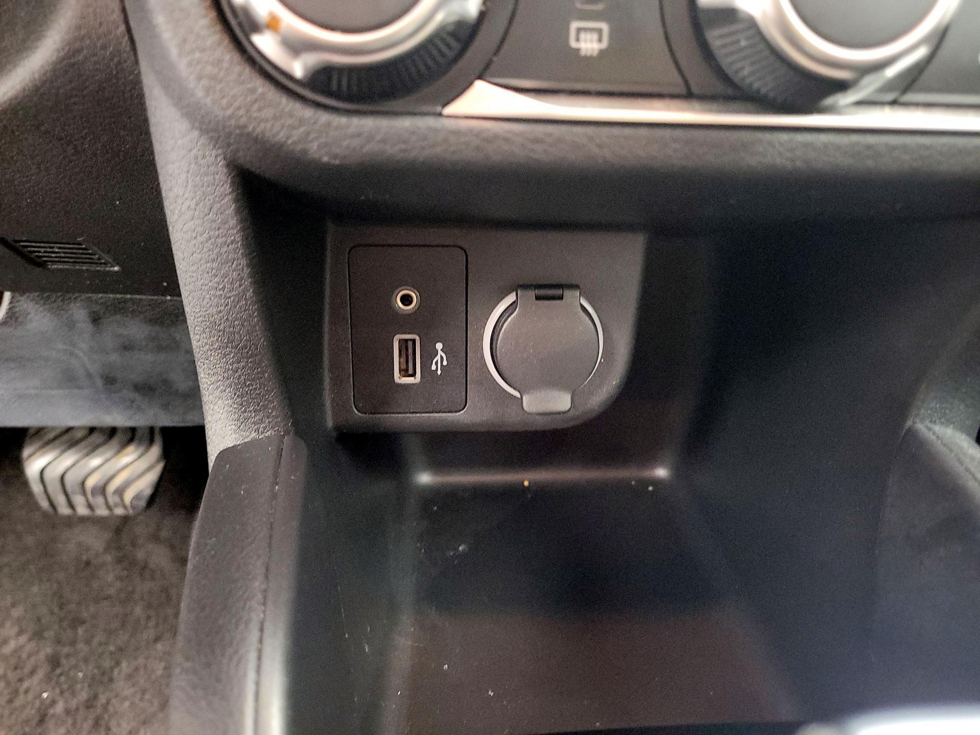 Thumbnail: 2021 Nissan Kicks - 18
