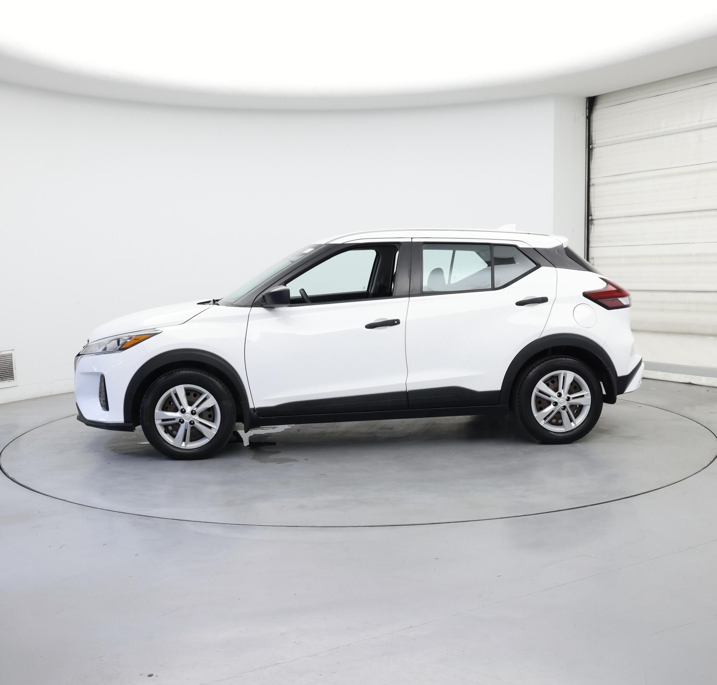Thumbnail: 2021 Nissan Kicks - 3