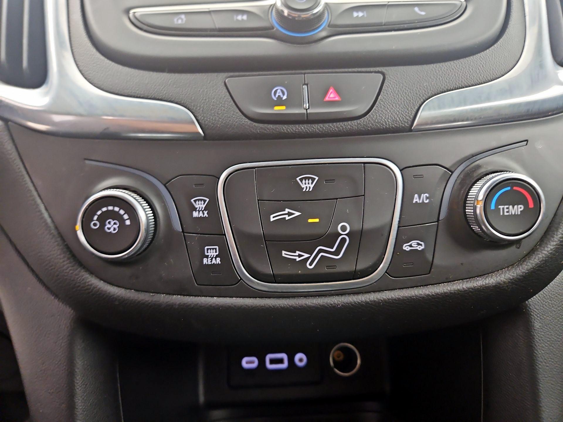 Thumbnail: 2022 Chevrolet Equinox - 16