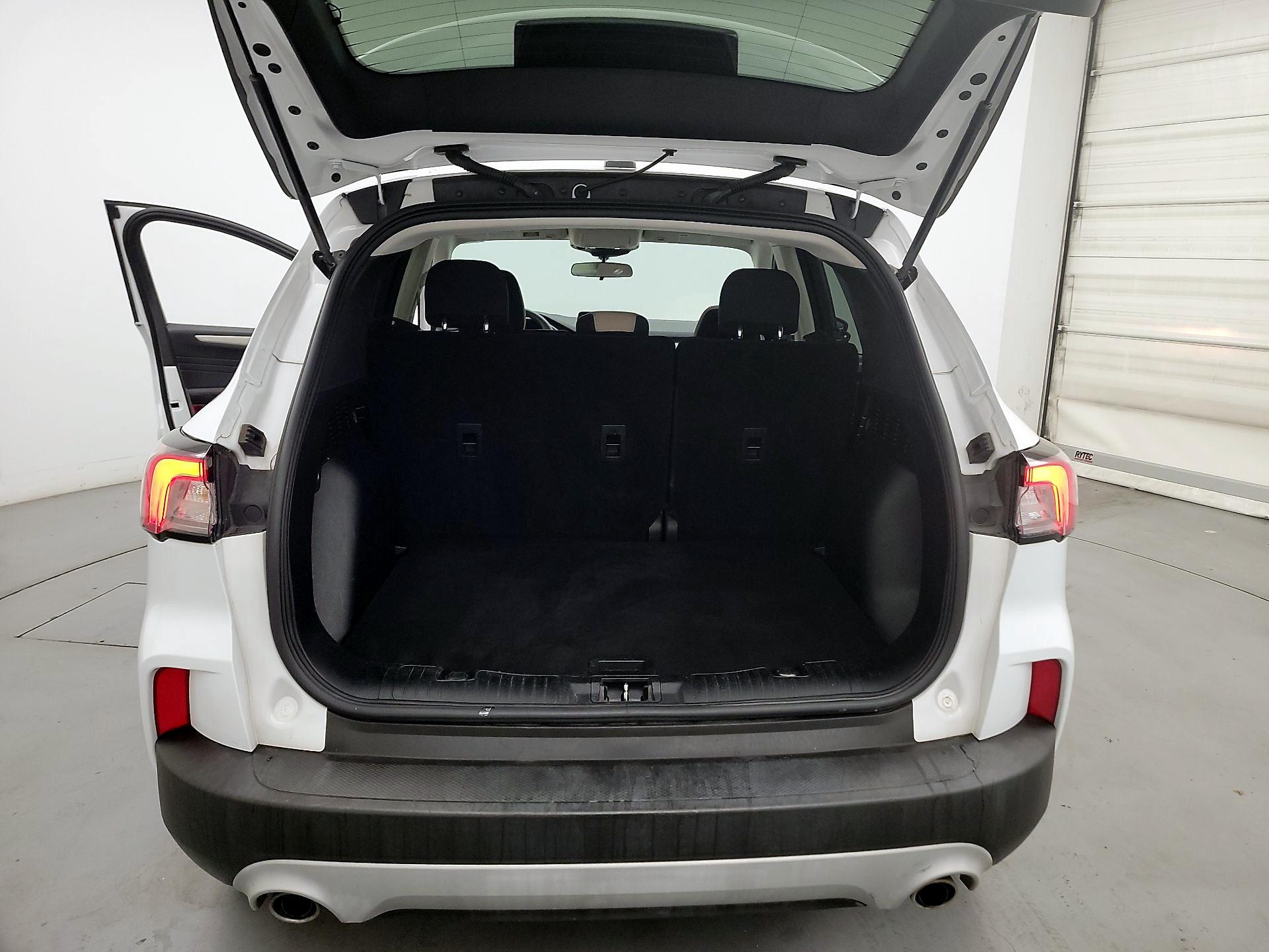 Thumbnail: 2021 Ford Escape - 16