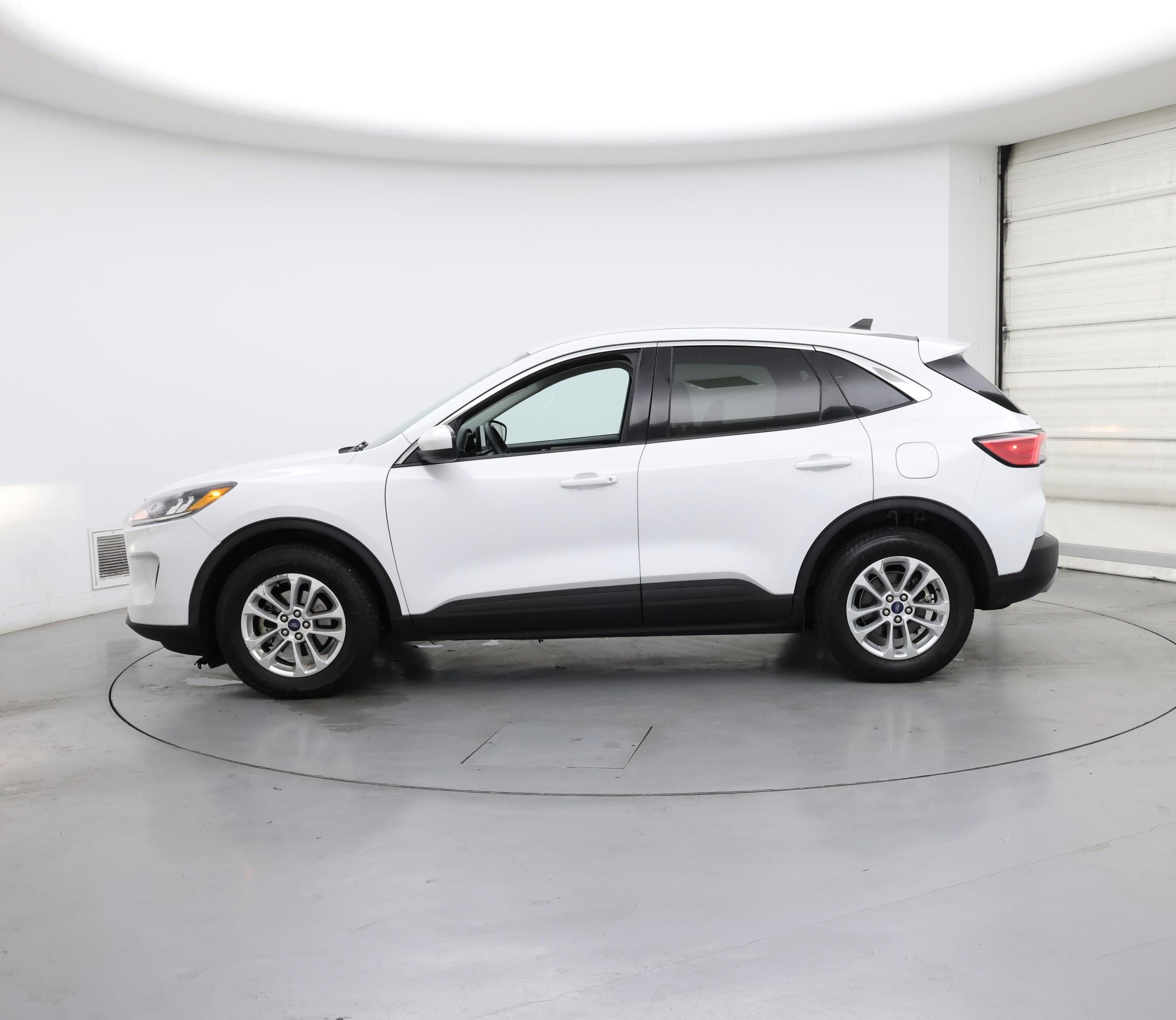 Thumbnail: 2021 Ford Escape - 3