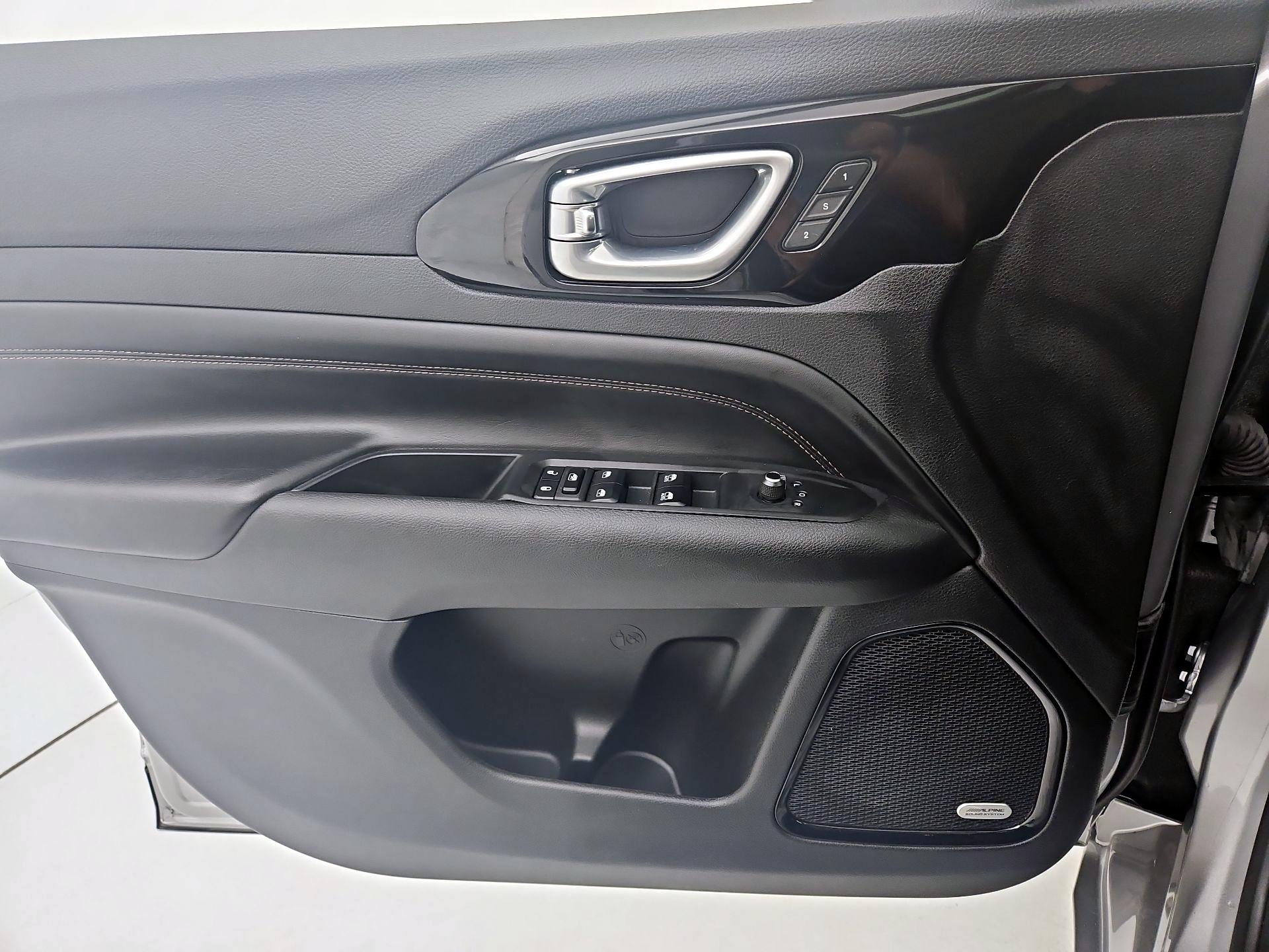 Thumbnail: 2023 Jeep Compass - 12