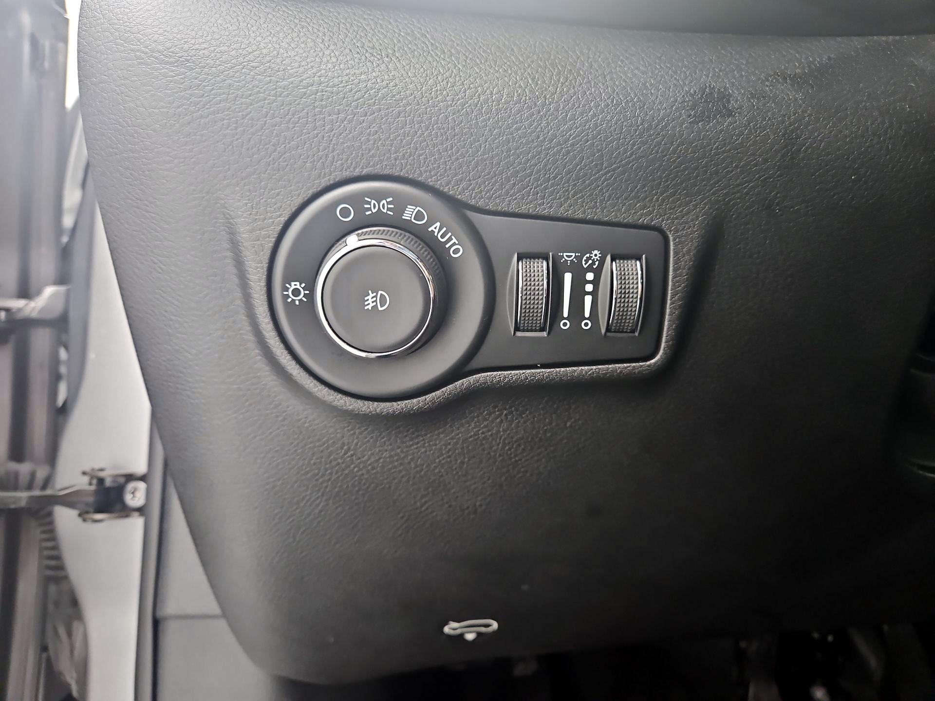 Thumbnail: 2023 Jeep Compass - 13