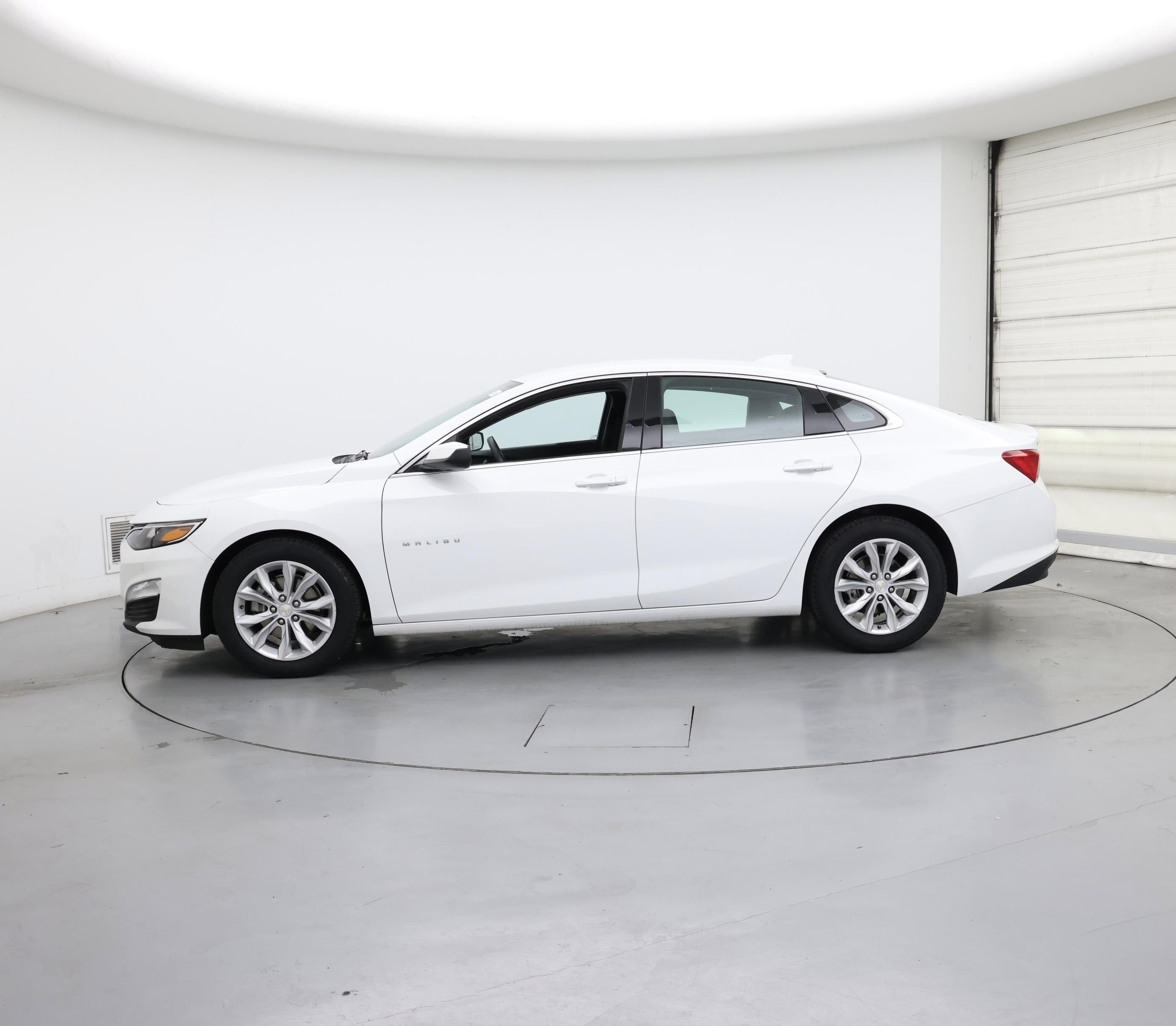 Thumbnail: 2023 Chevrolet Malibu - 3