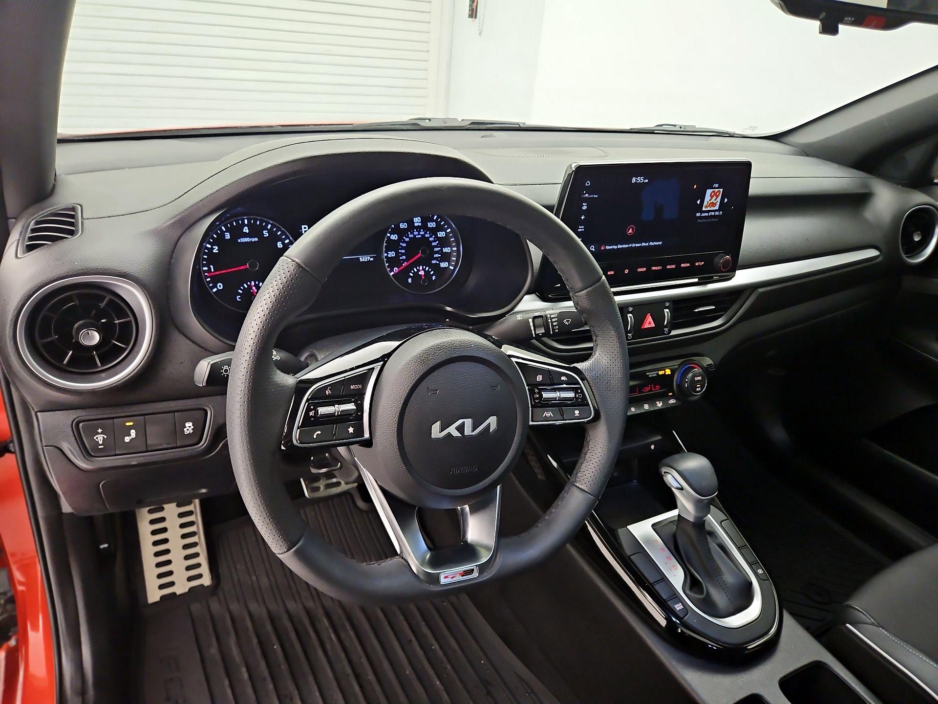 Thumbnail: 2023 Kia Forte - 9