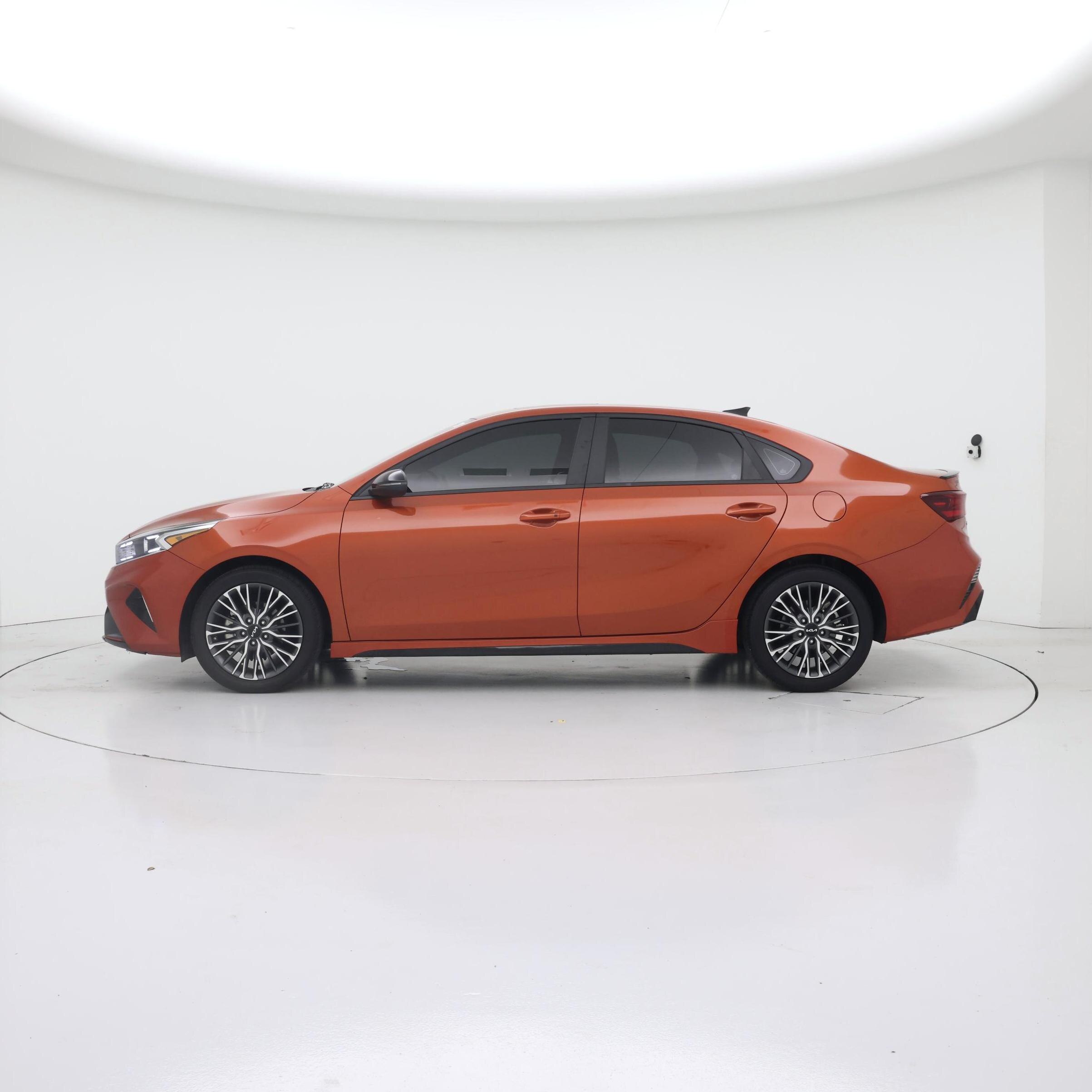 Thumbnail: 2023 Kia Forte - 3