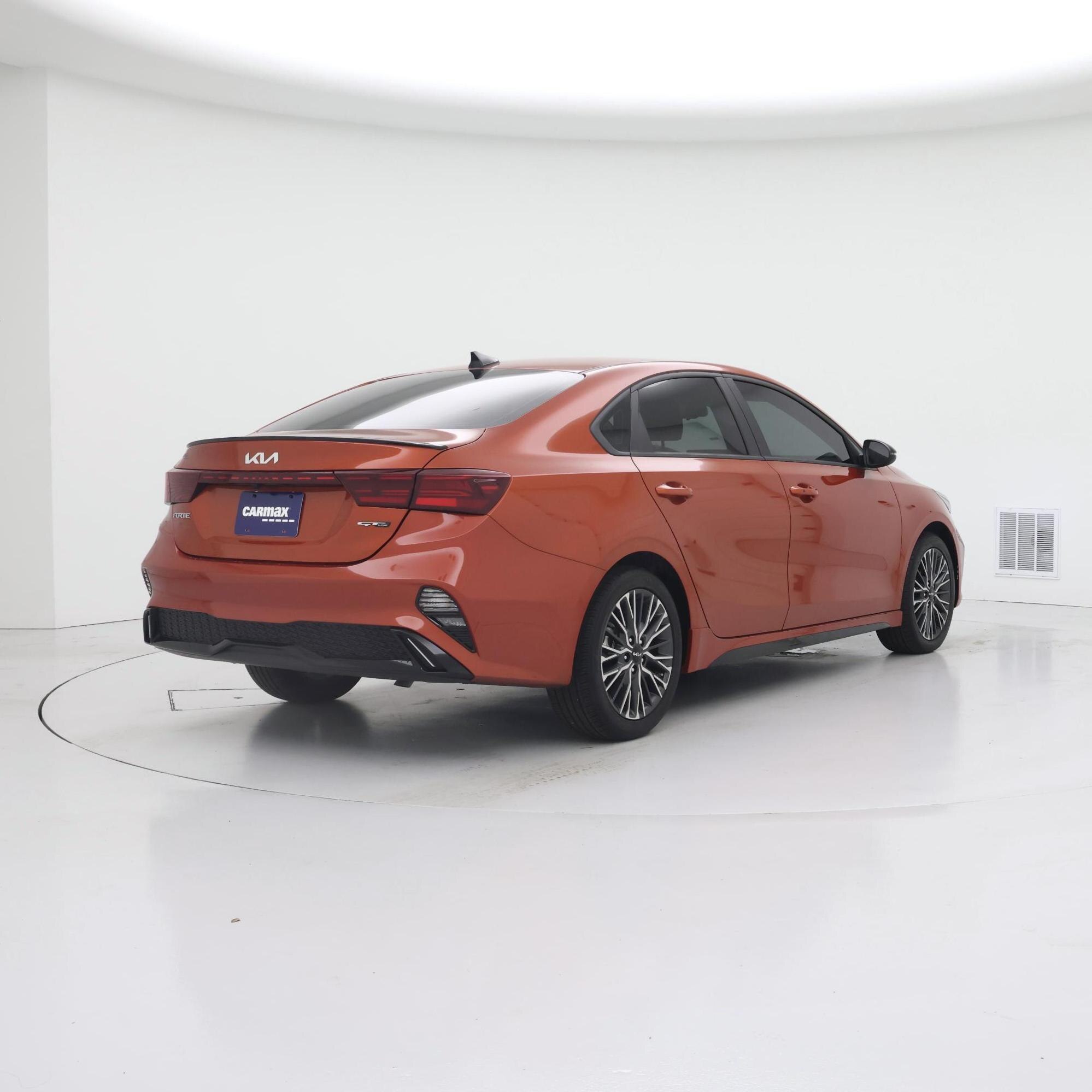 Thumbnail: 2023 Kia Forte - 8