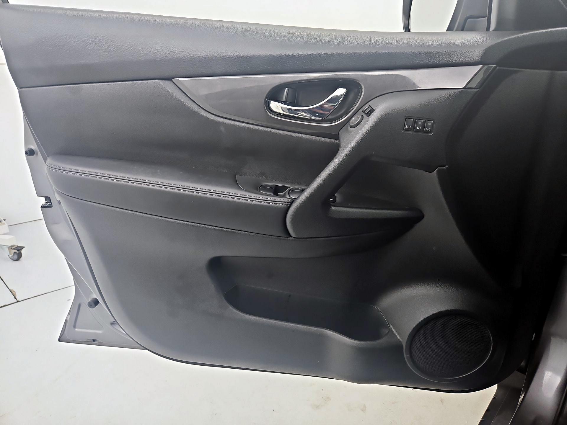 Thumbnail: 2020 Nissan Rogue - 12