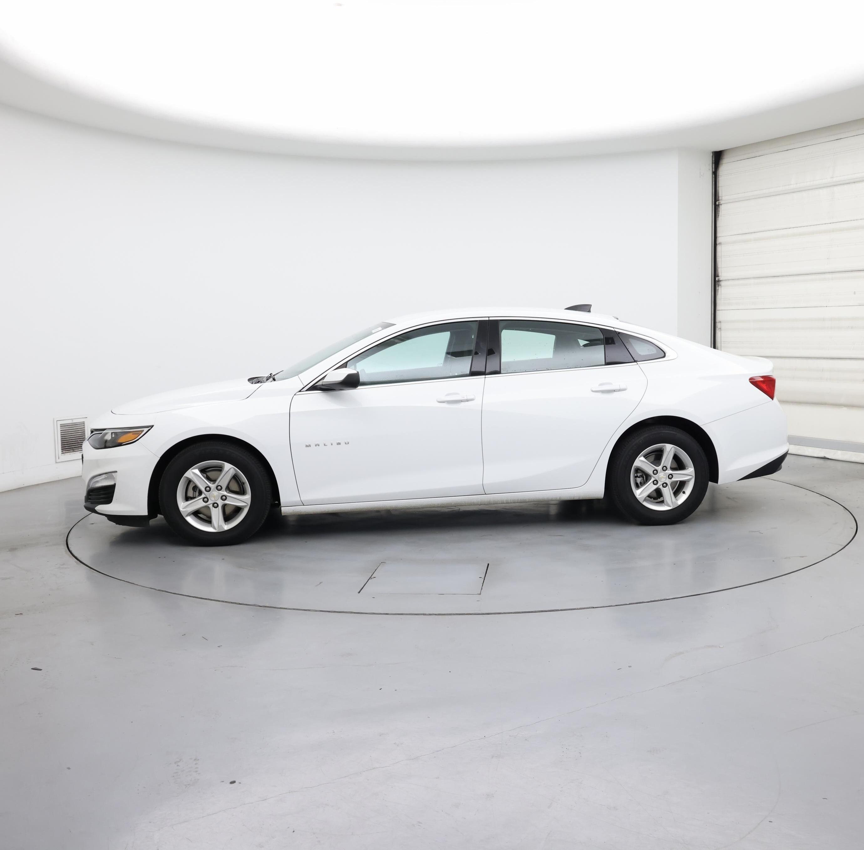 Thumbnail: 2023 Chevrolet Malibu - 3