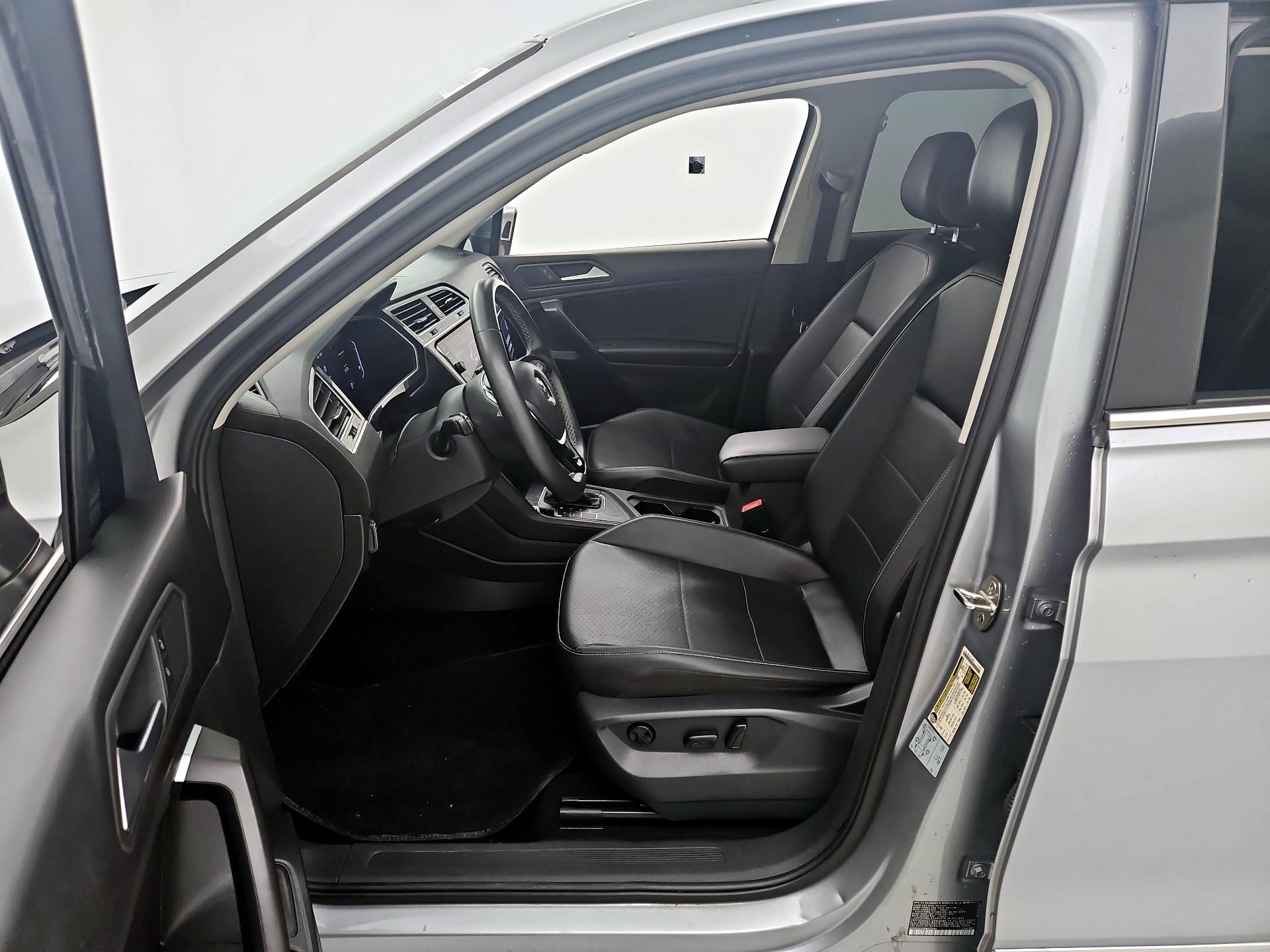 Thumbnail: 2021 Volkswagen Tiguan - 11