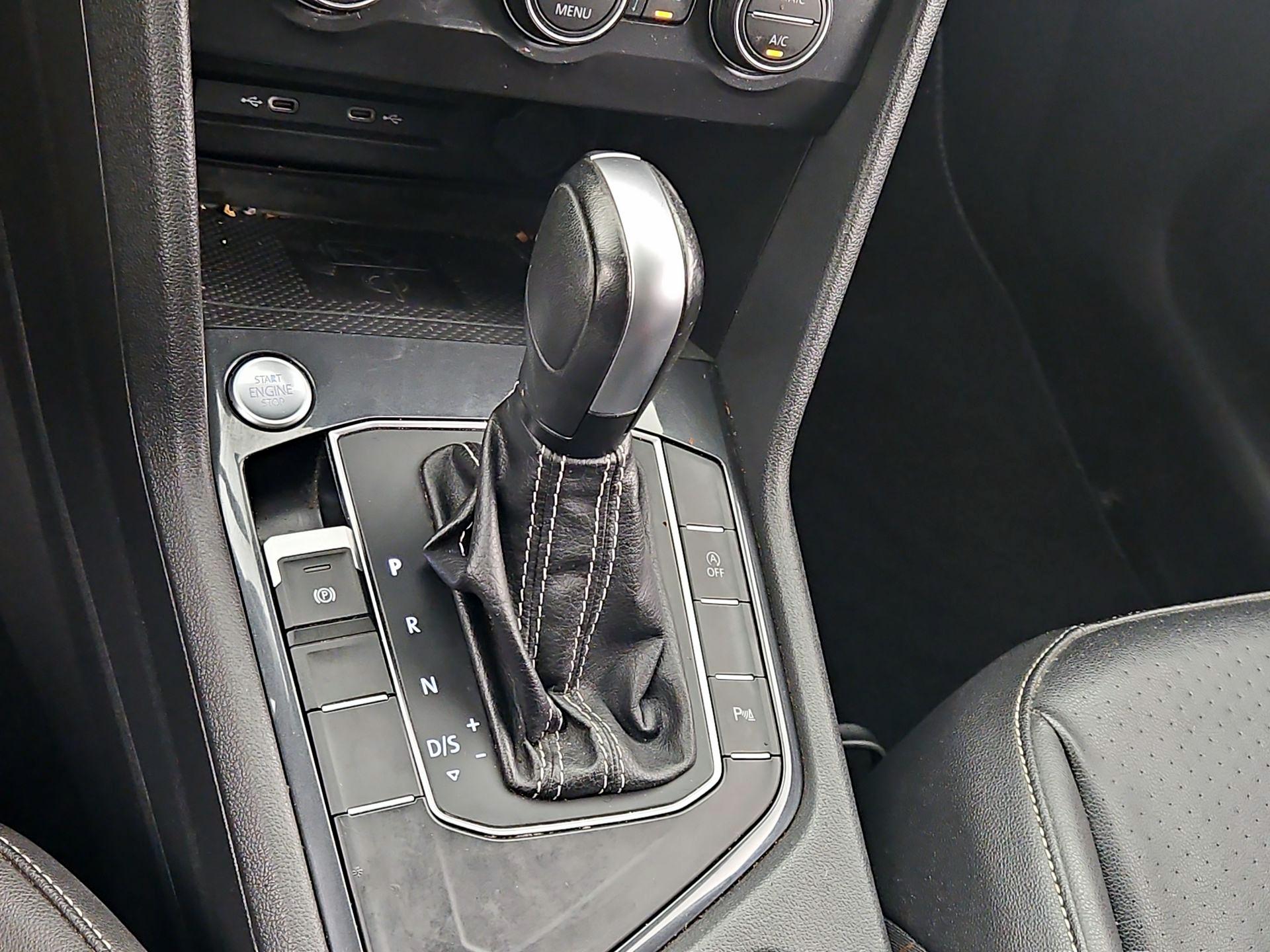 Thumbnail: 2021 Volkswagen Tiguan - 18