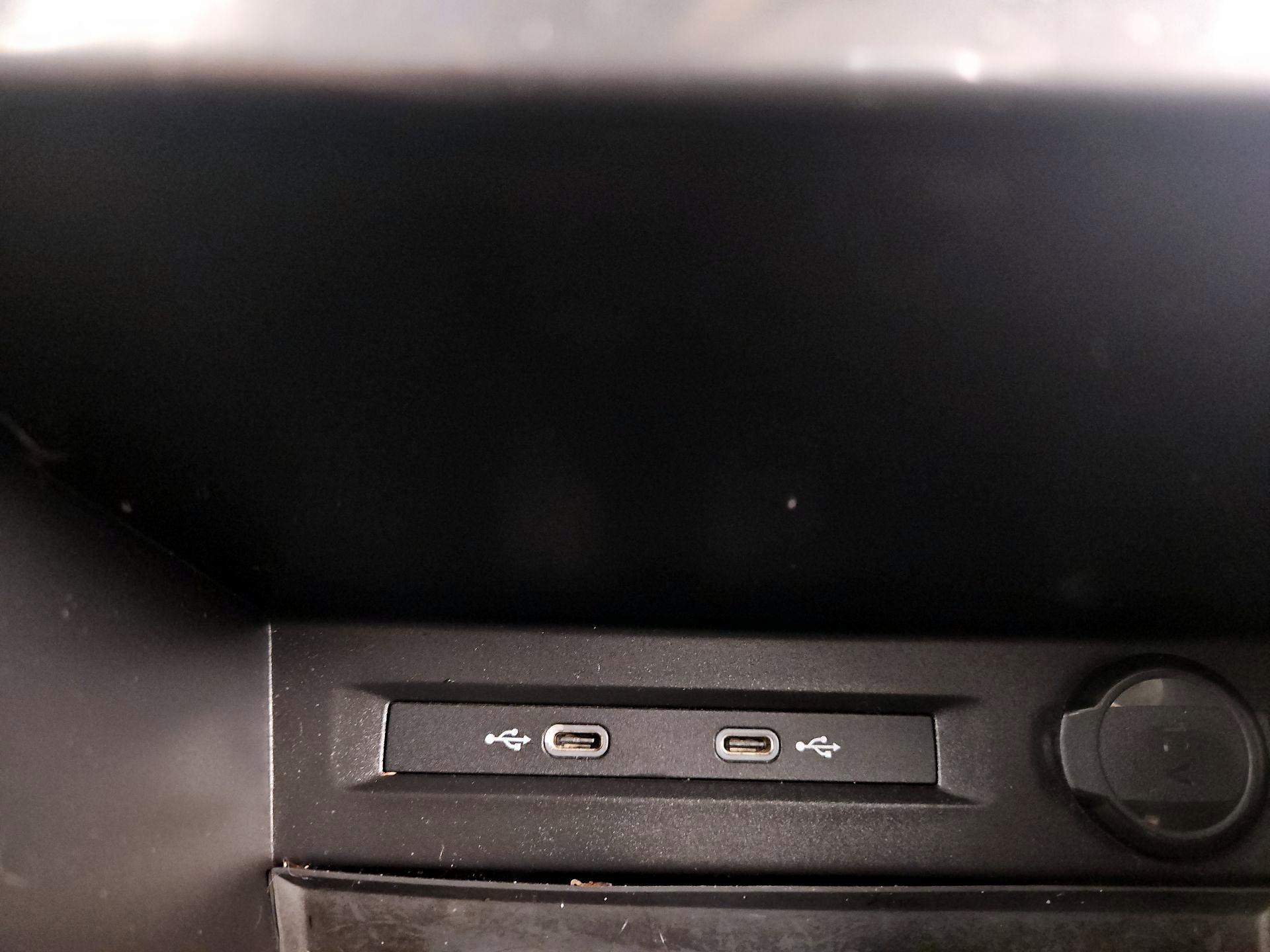 Thumbnail: 2021 Volkswagen Tiguan - 19