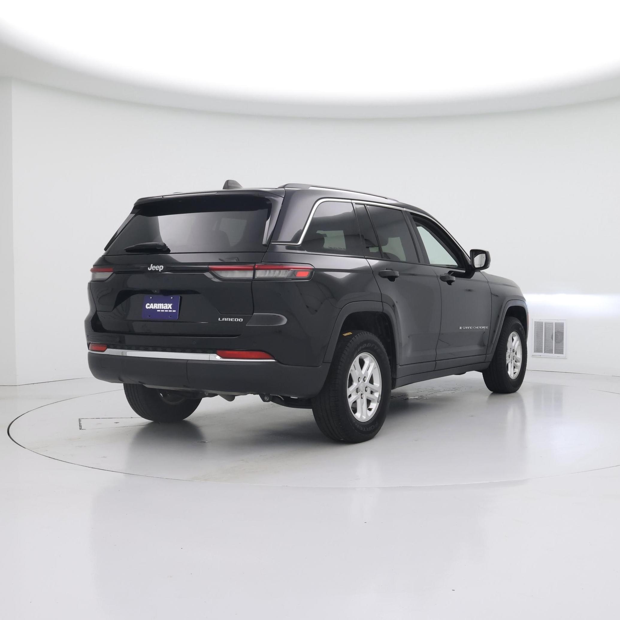 Thumbnail: 2023 Jeep Grand Cherokee - 8