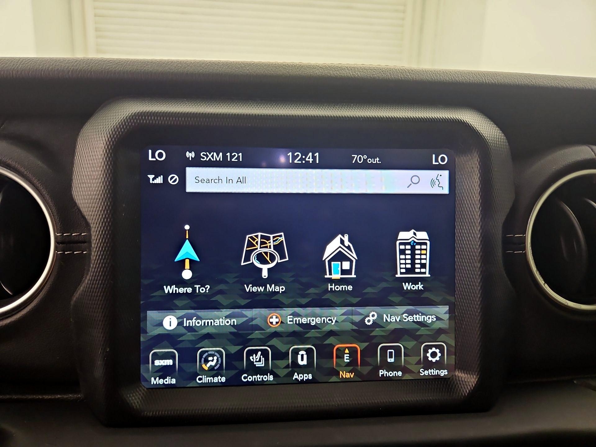 Thumbnail: 2022 Jeep Wrangler - 14