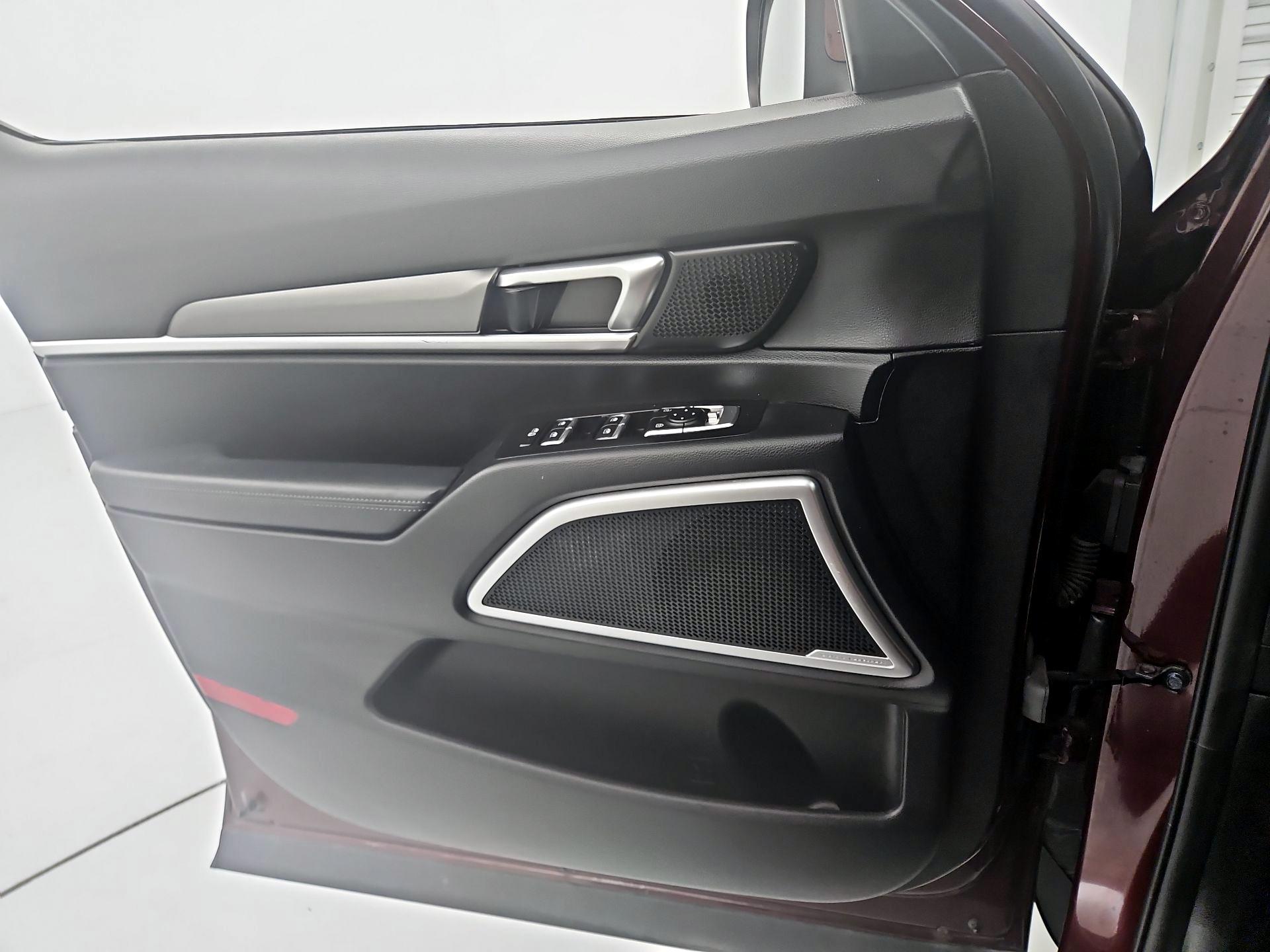 Thumbnail: 2020 Kia Telluride - 12