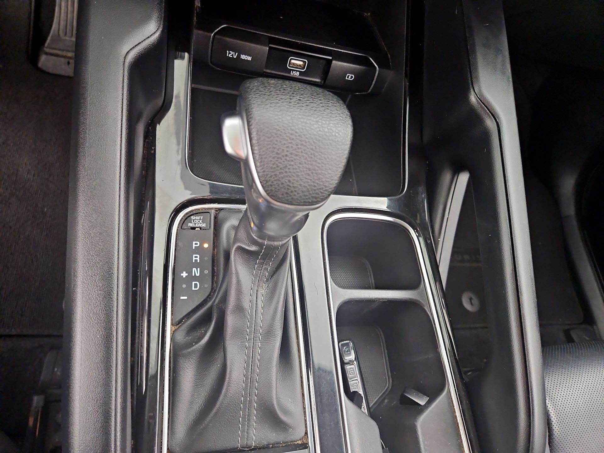 Thumbnail: 2020 Kia Telluride - 17