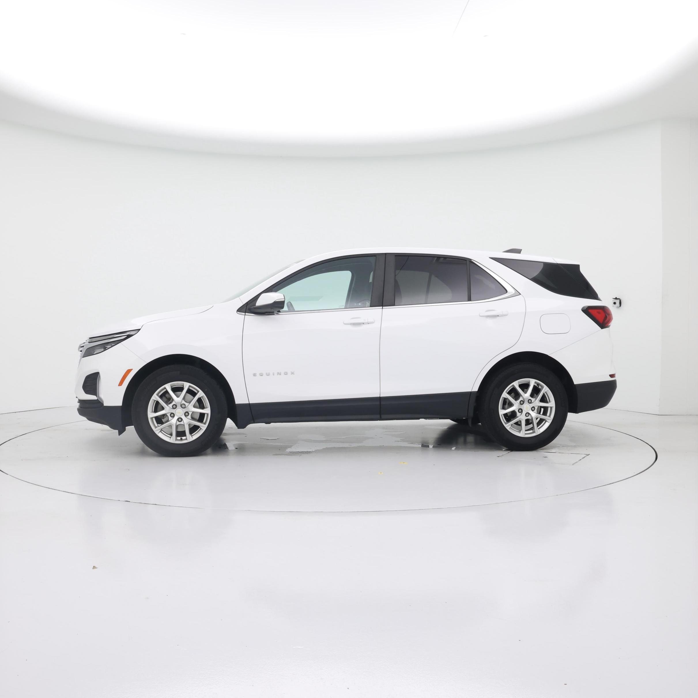 Thumbnail: 2022 Chevrolet Equinox - 3
