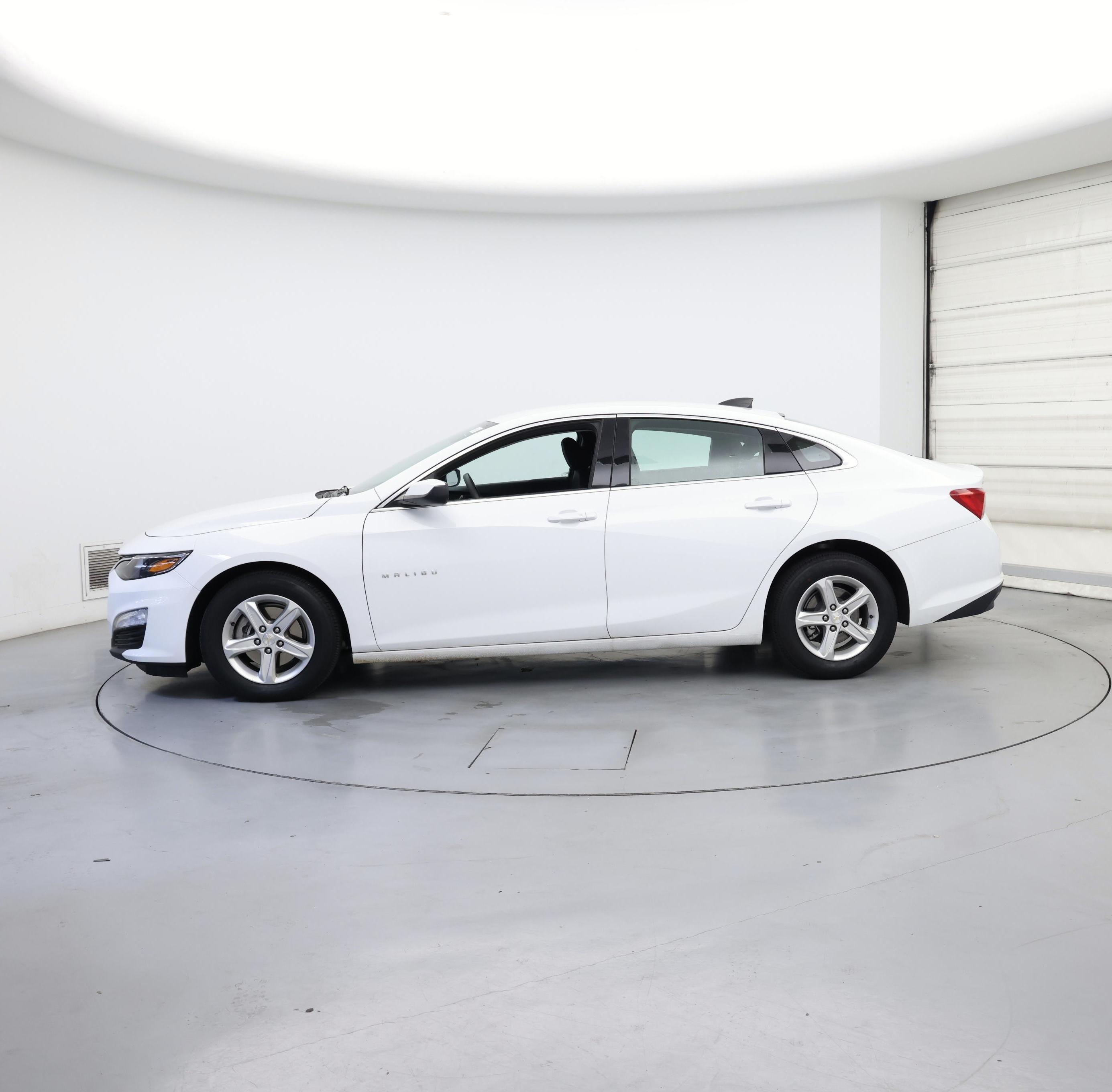Thumbnail: 2023 Chevrolet Malibu - 3