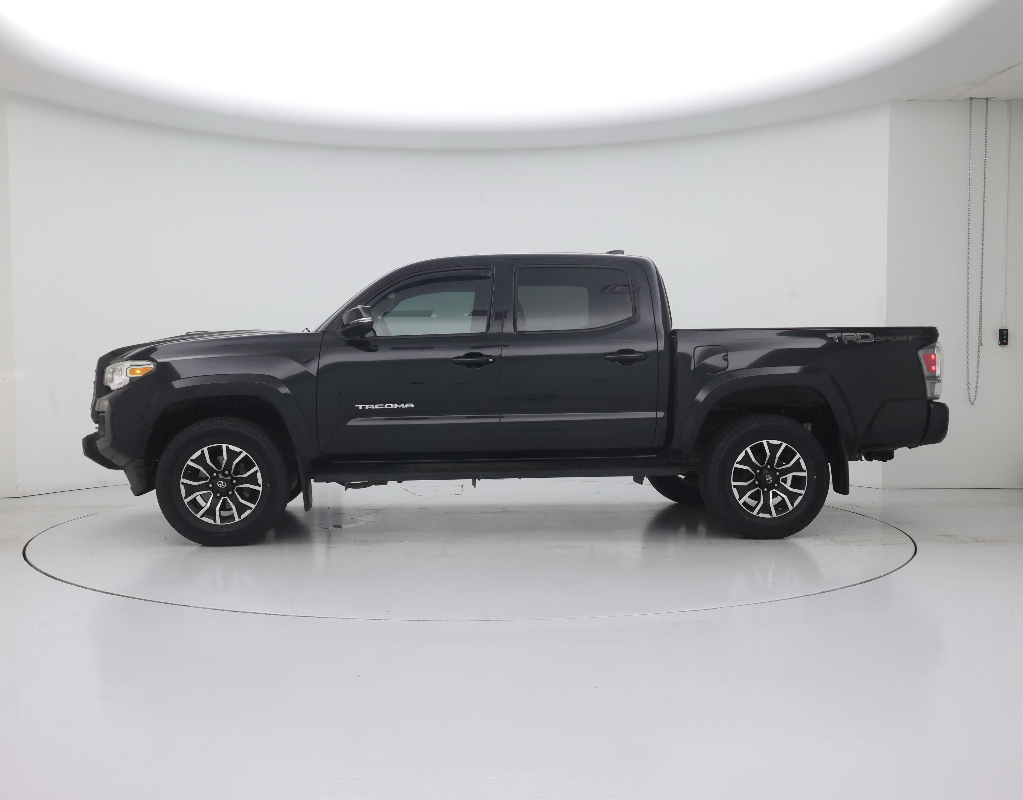 Thumbnail: 2020 Toyota Tacoma - 3