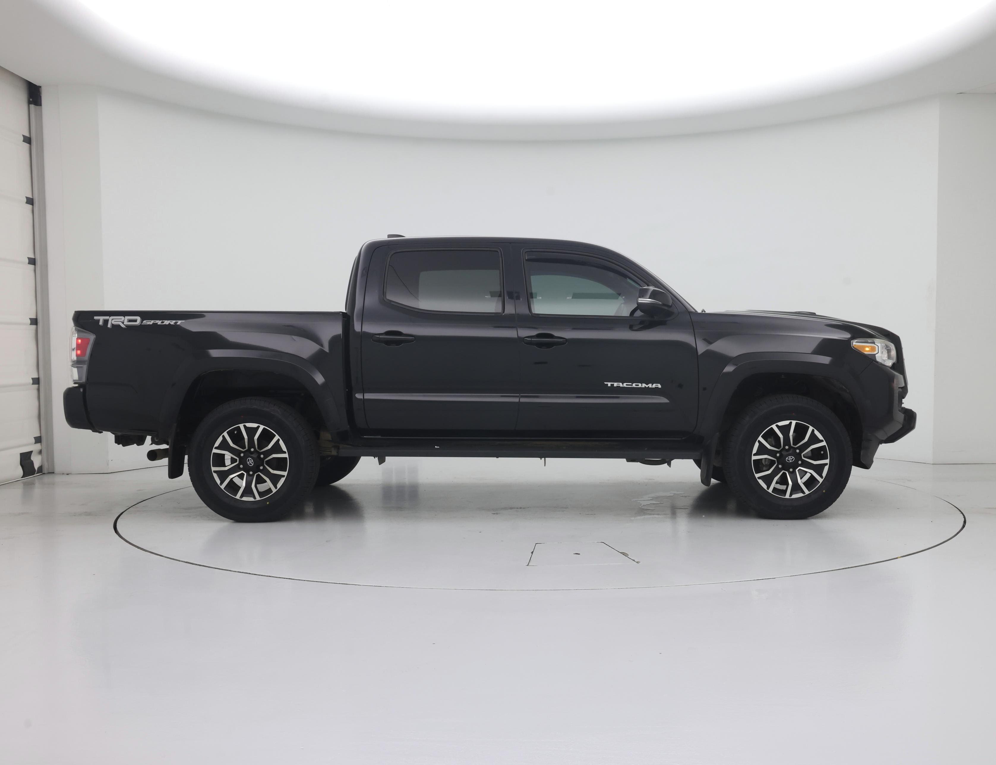 Thumbnail: 2020 Toyota Tacoma - 7