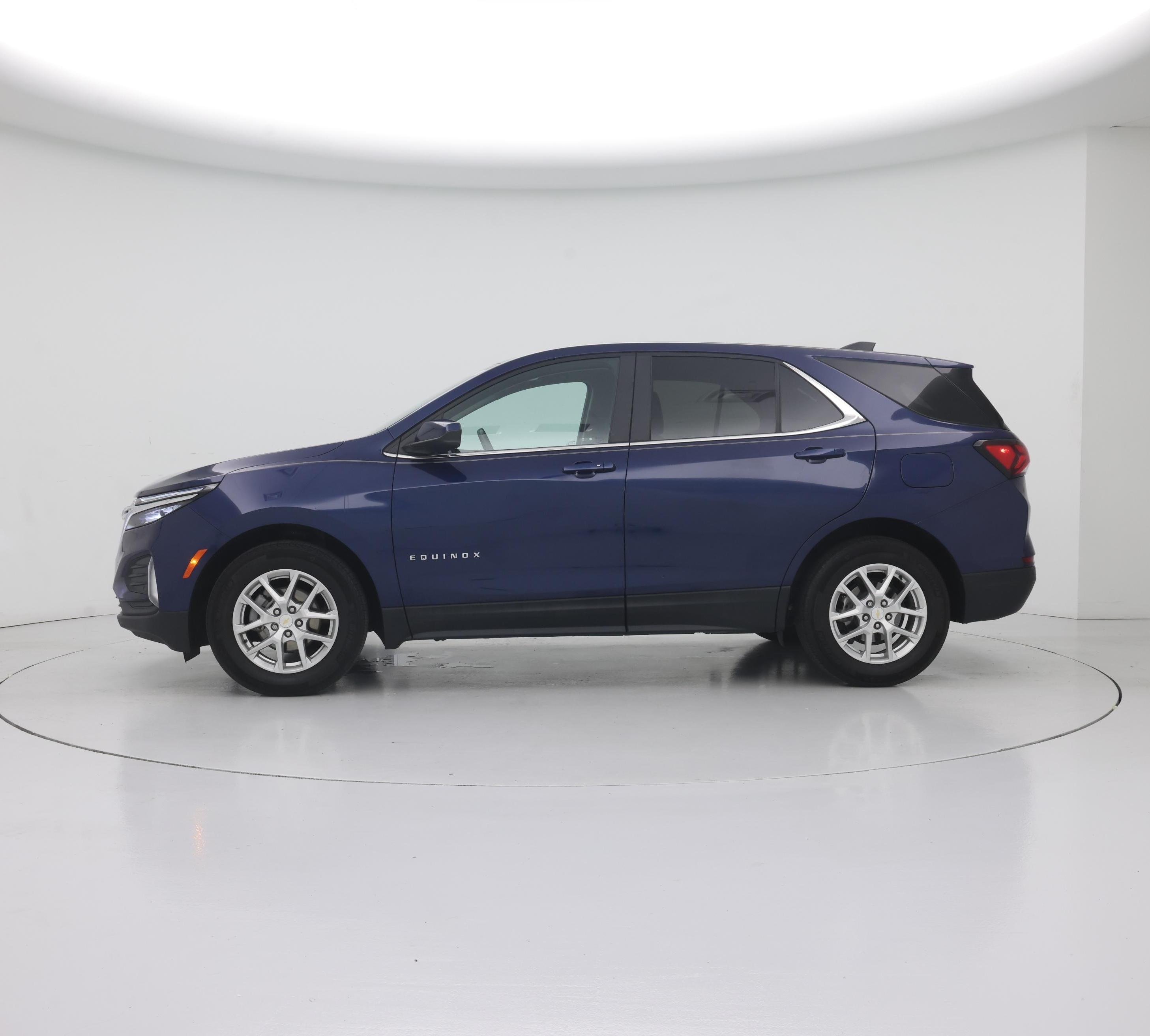 Thumbnail: 2022 Chevrolet Equinox - 3