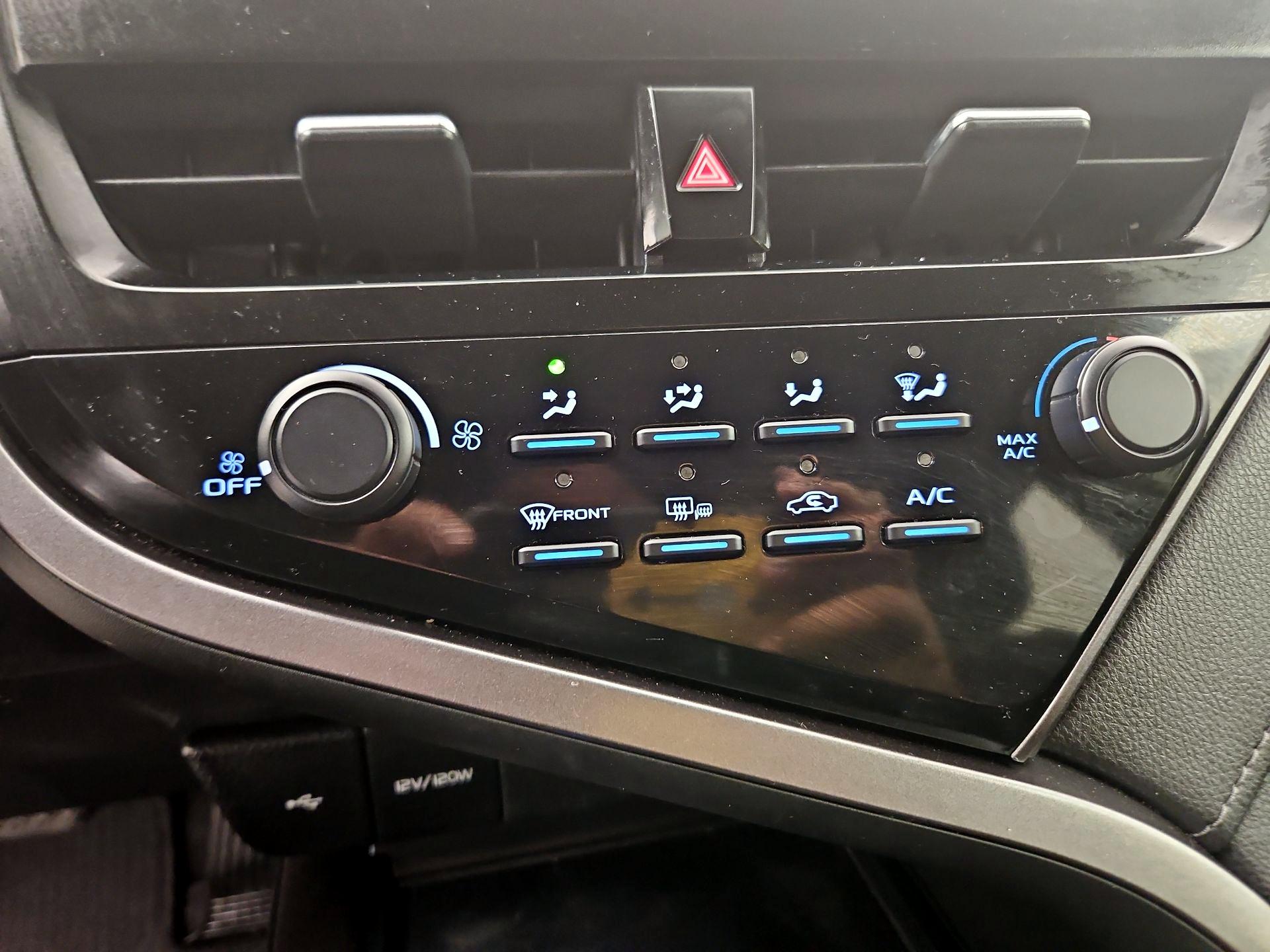 Thumbnail: 2021 Toyota Camry - 16