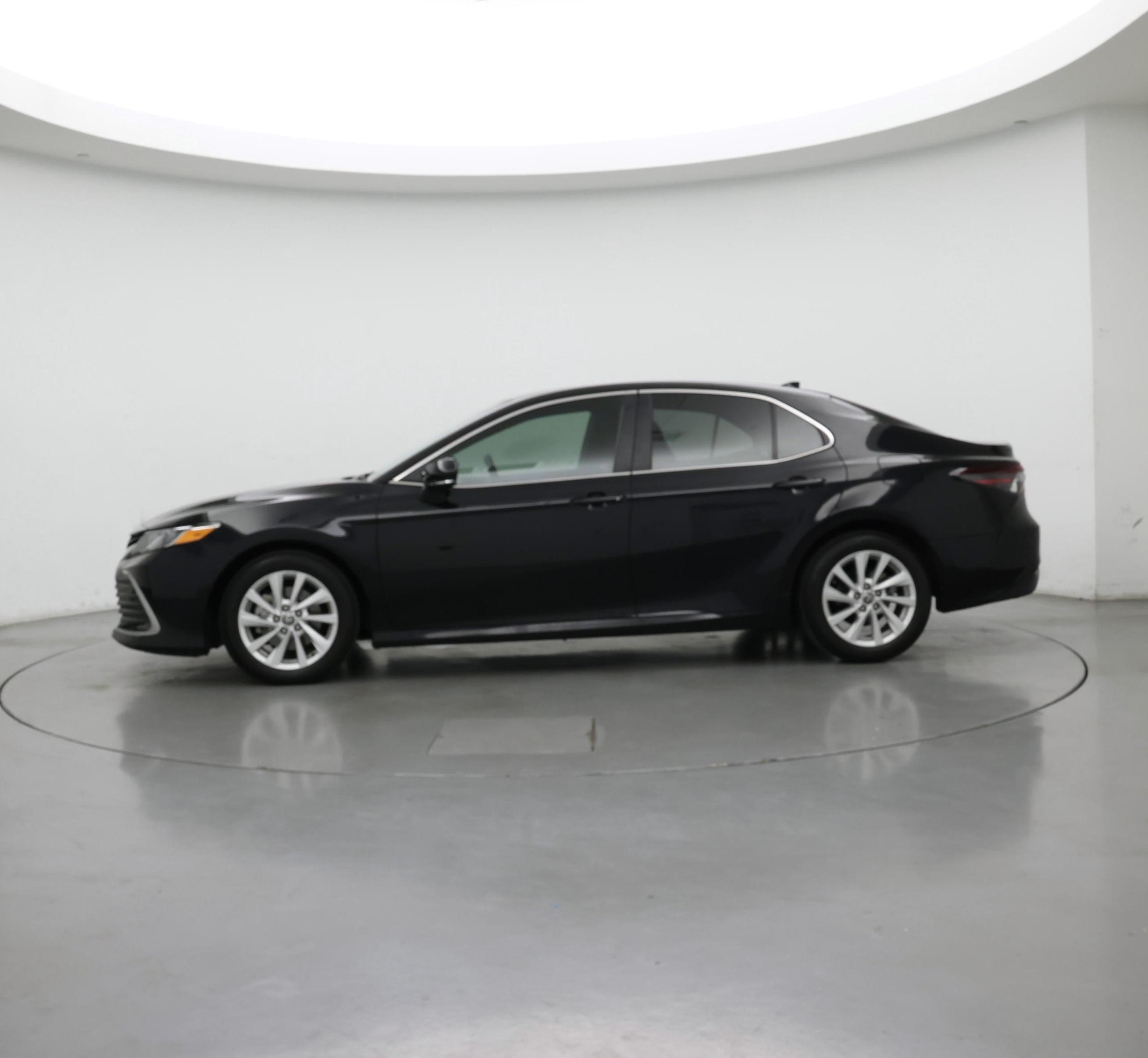 Thumbnail: 2021 Toyota Camry - 3