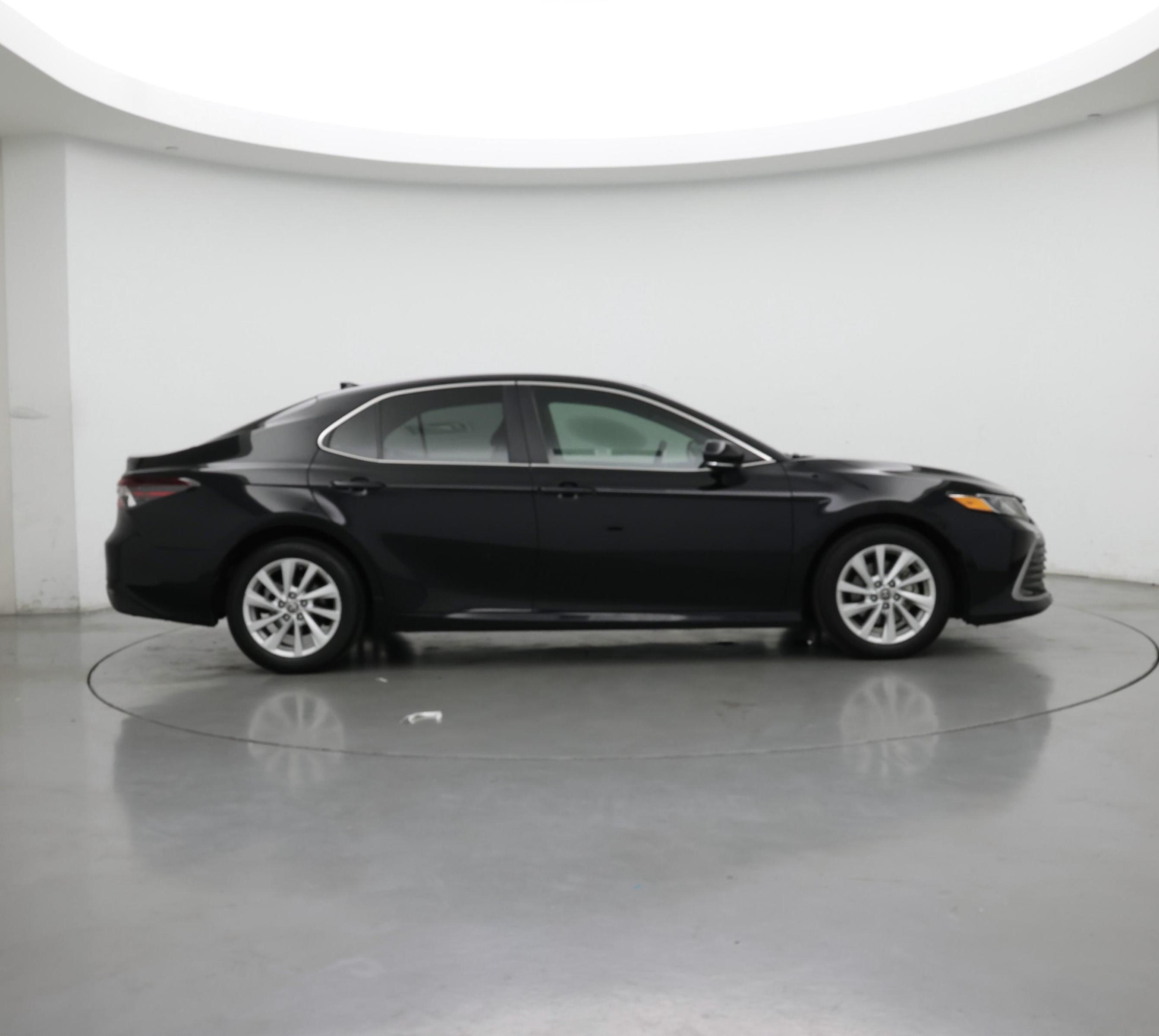 Thumbnail: 2021 Toyota Camry - 7