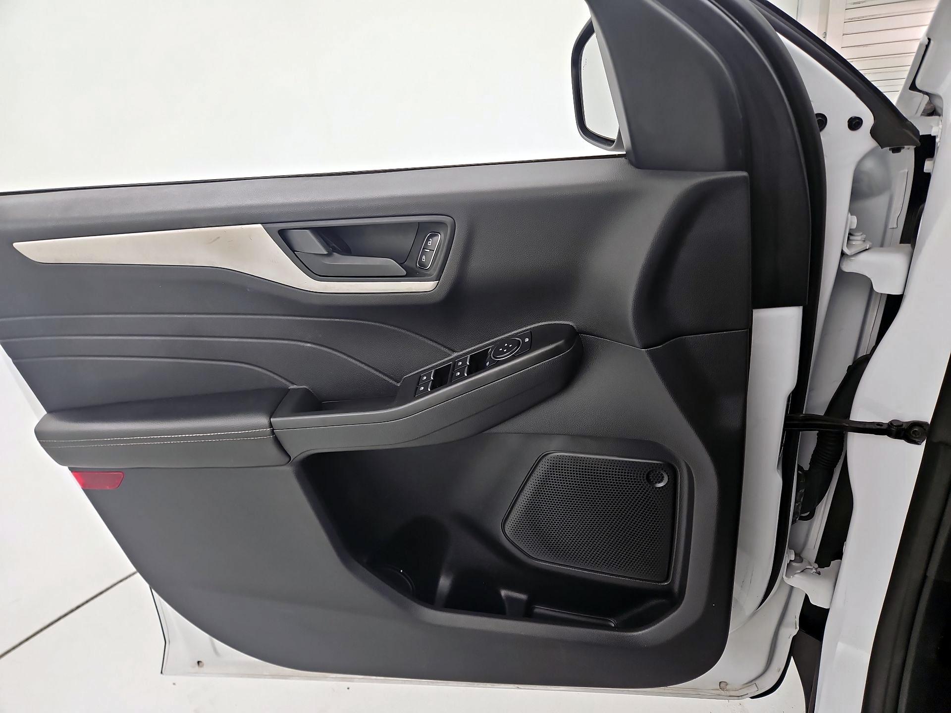 Thumbnail: 2022 Ford Escape - 12