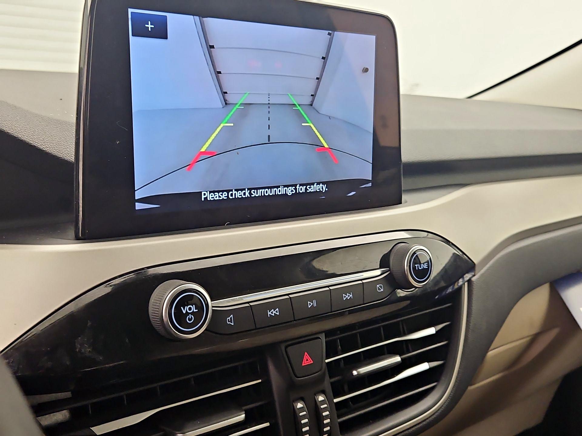 Thumbnail: 2022 Ford Escape - 14