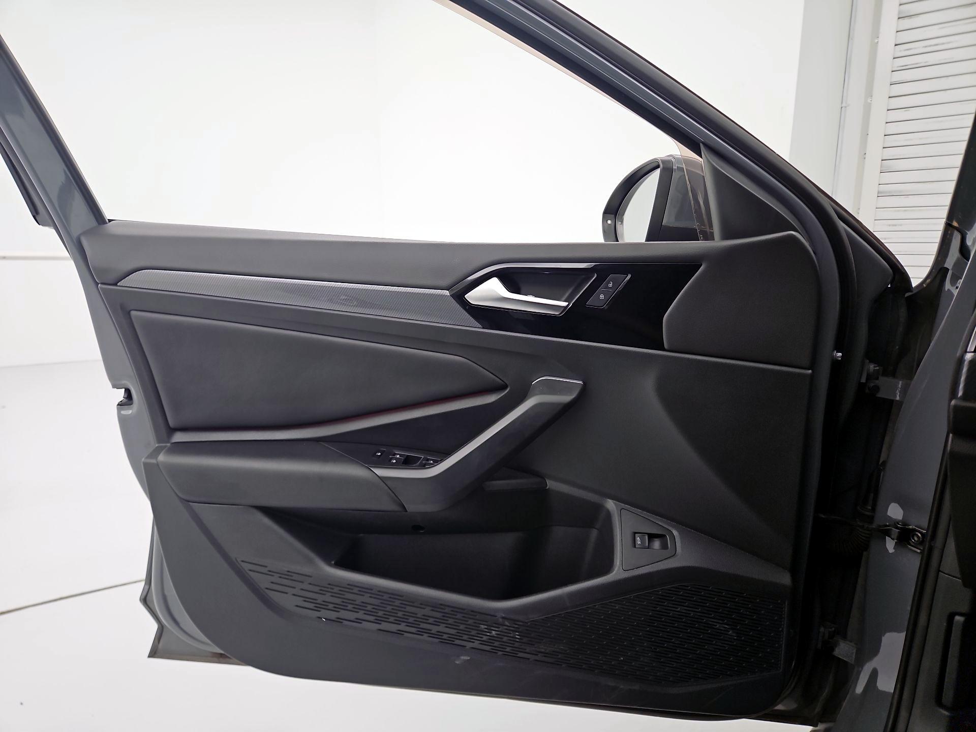Thumbnail: 2021 Volkswagen Jetta - 12