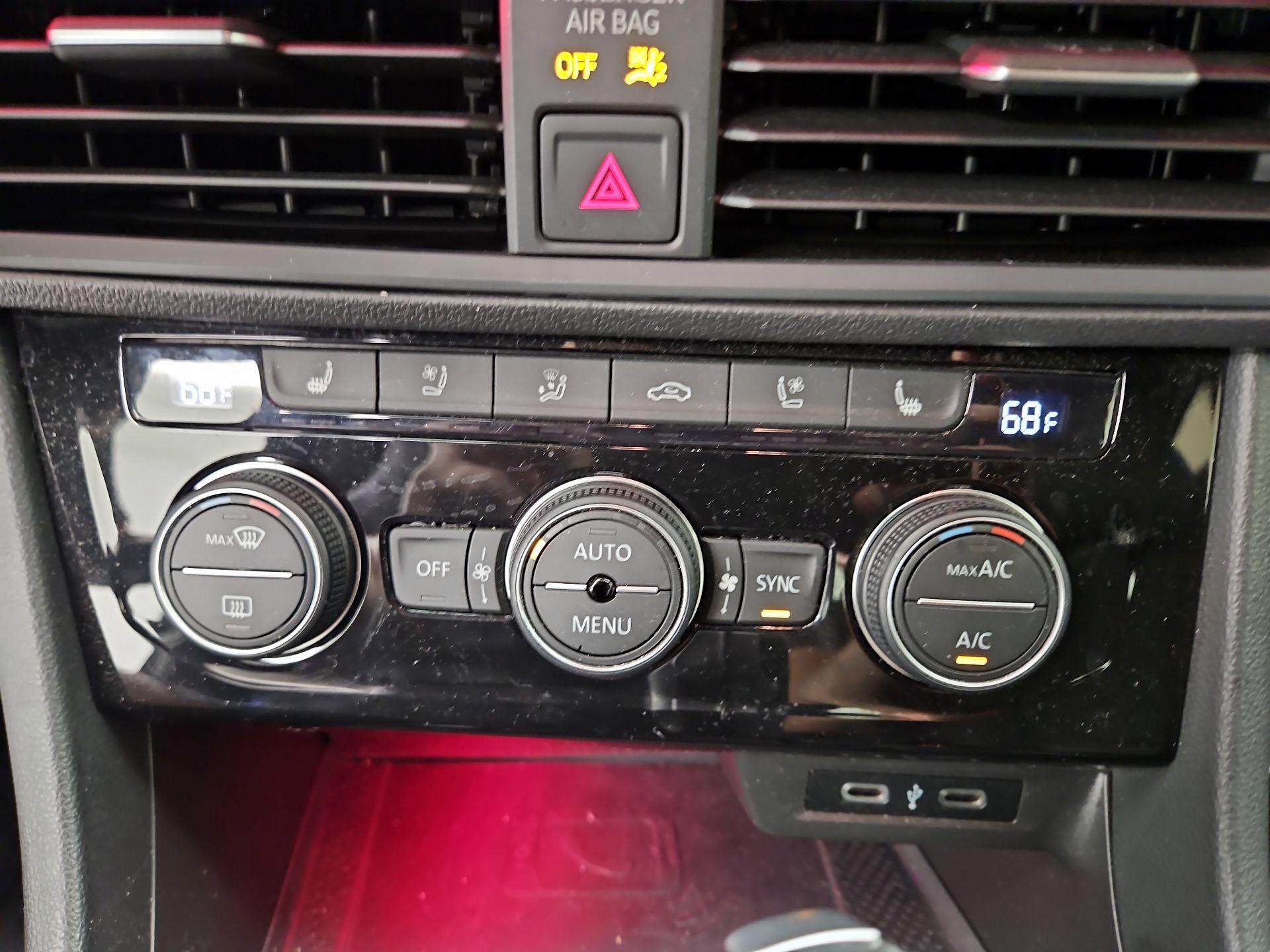 Thumbnail: 2021 Volkswagen Jetta - 16
