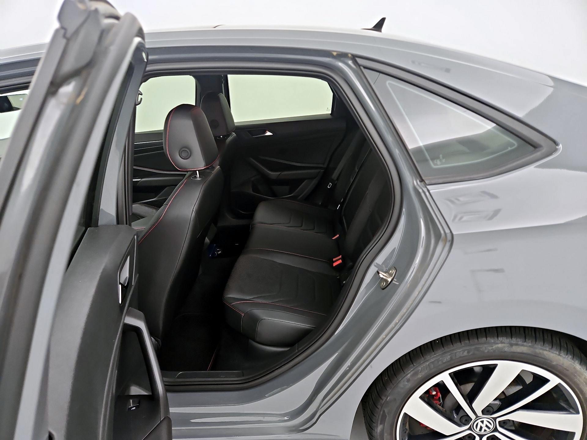 Thumbnail: 2021 Volkswagen Jetta - 20