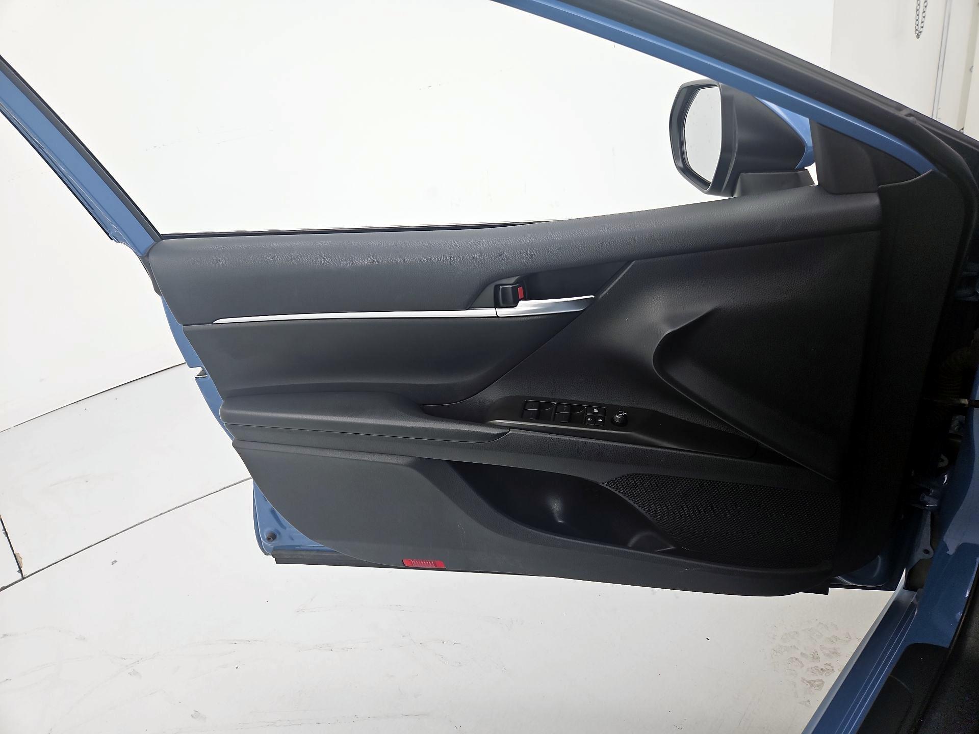 Thumbnail: 2023 Toyota Camry - 12
