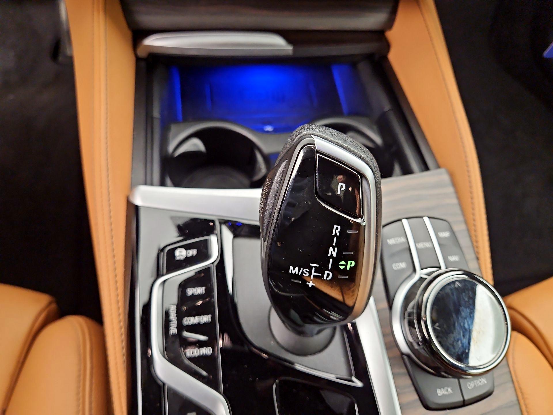 Thumbnail: 2021 BMW 5 Series - 18