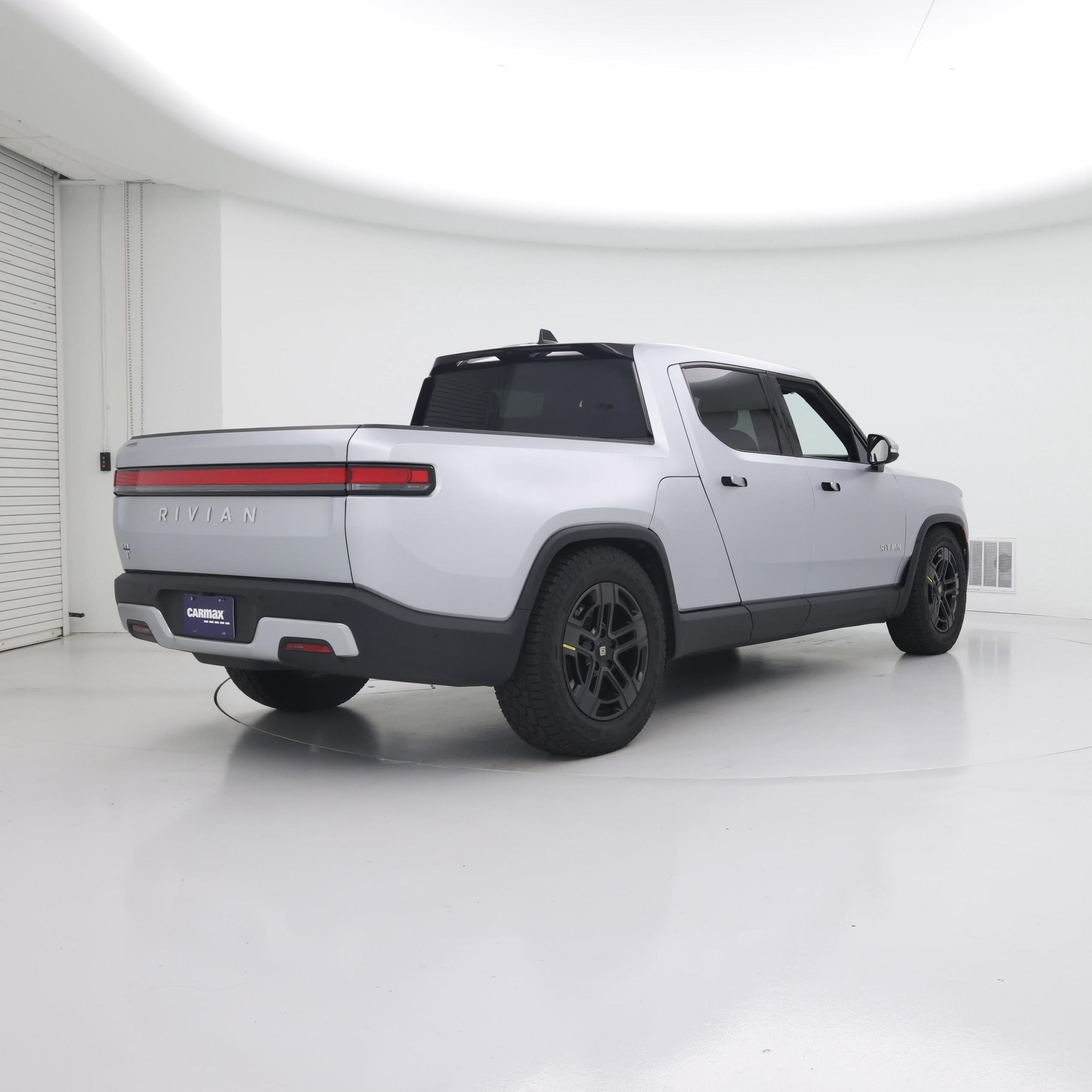 Thumbnail: 2024 Rivian R1T - 8