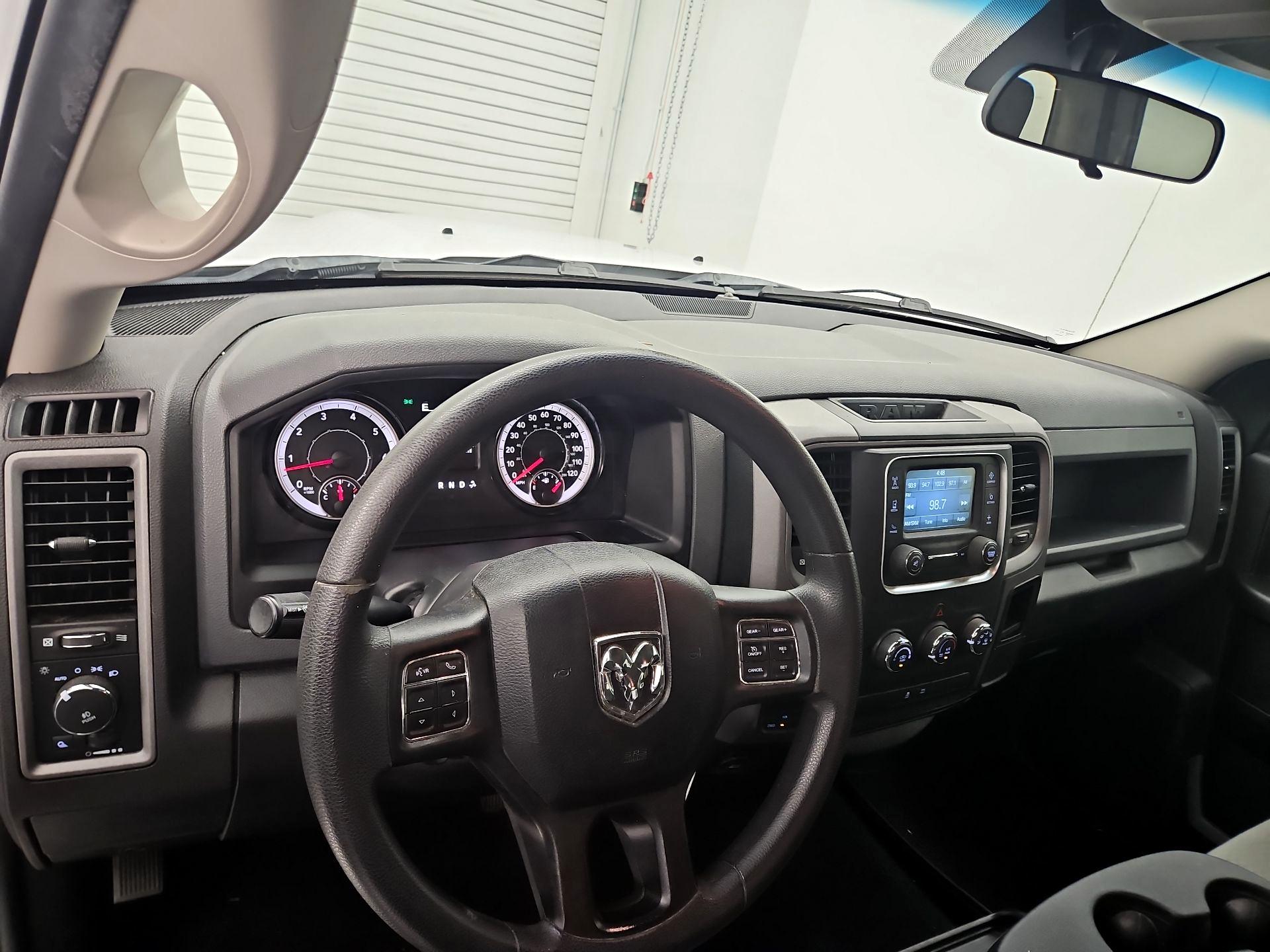 Thumbnail: 2019 RAM 1500 Classic - 9