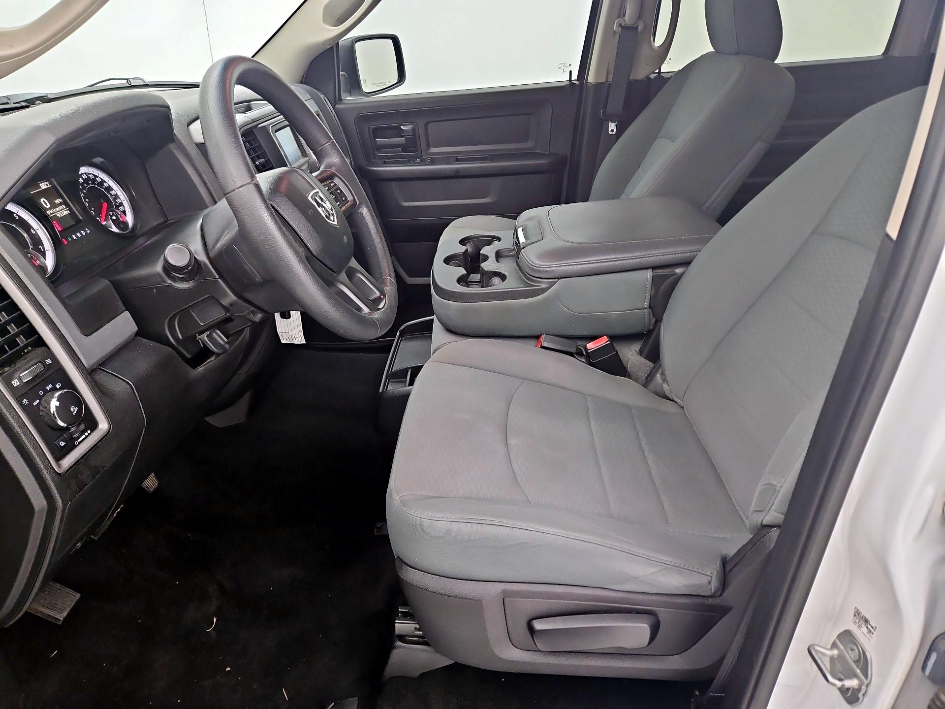 Thumbnail: 2019 RAM 1500 Classic - 11