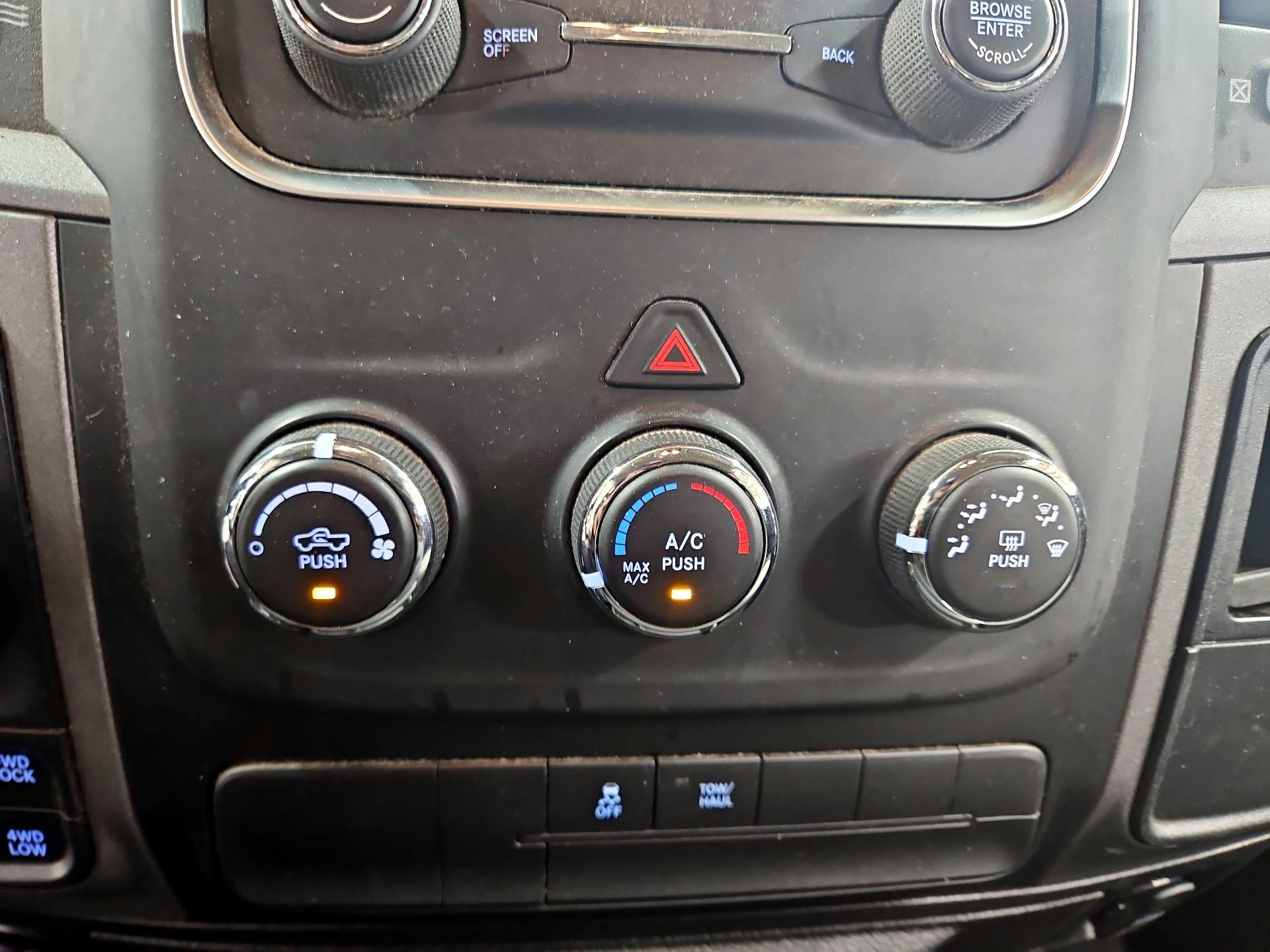 Thumbnail: 2019 RAM 1500 Classic - 17