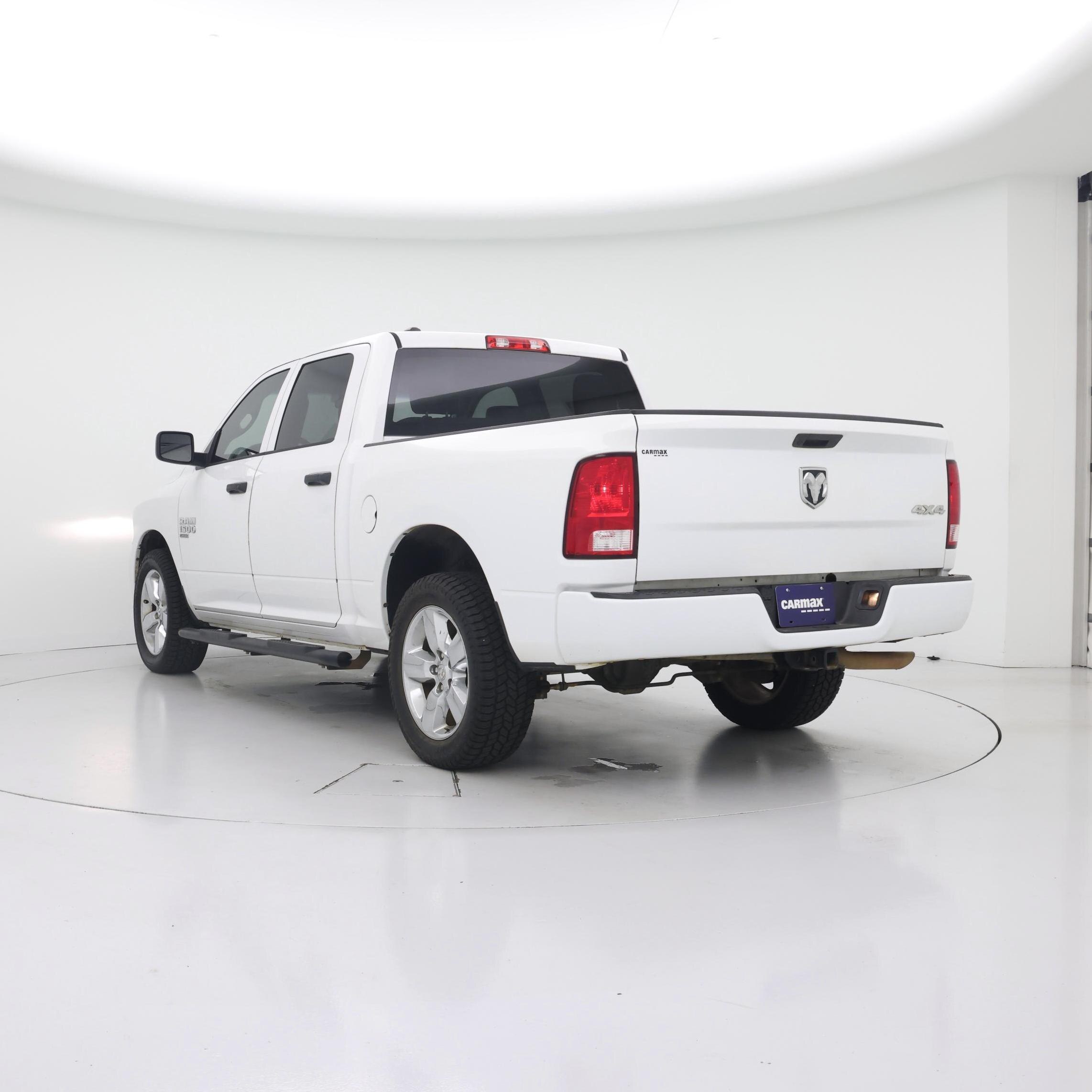 Thumbnail: 2019 RAM 1500 Classic - 2