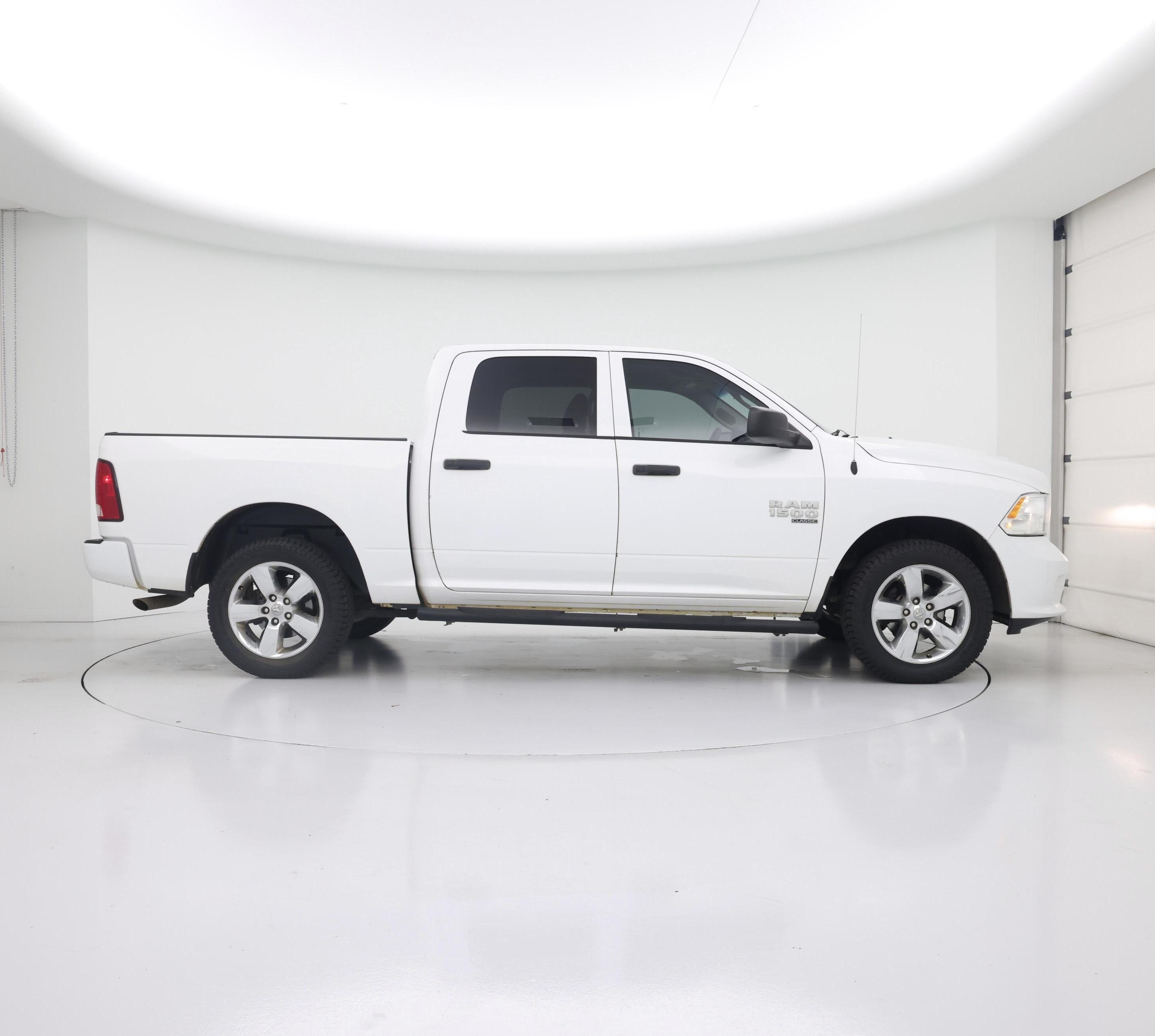 Thumbnail: 2019 RAM 1500 Classic - 7