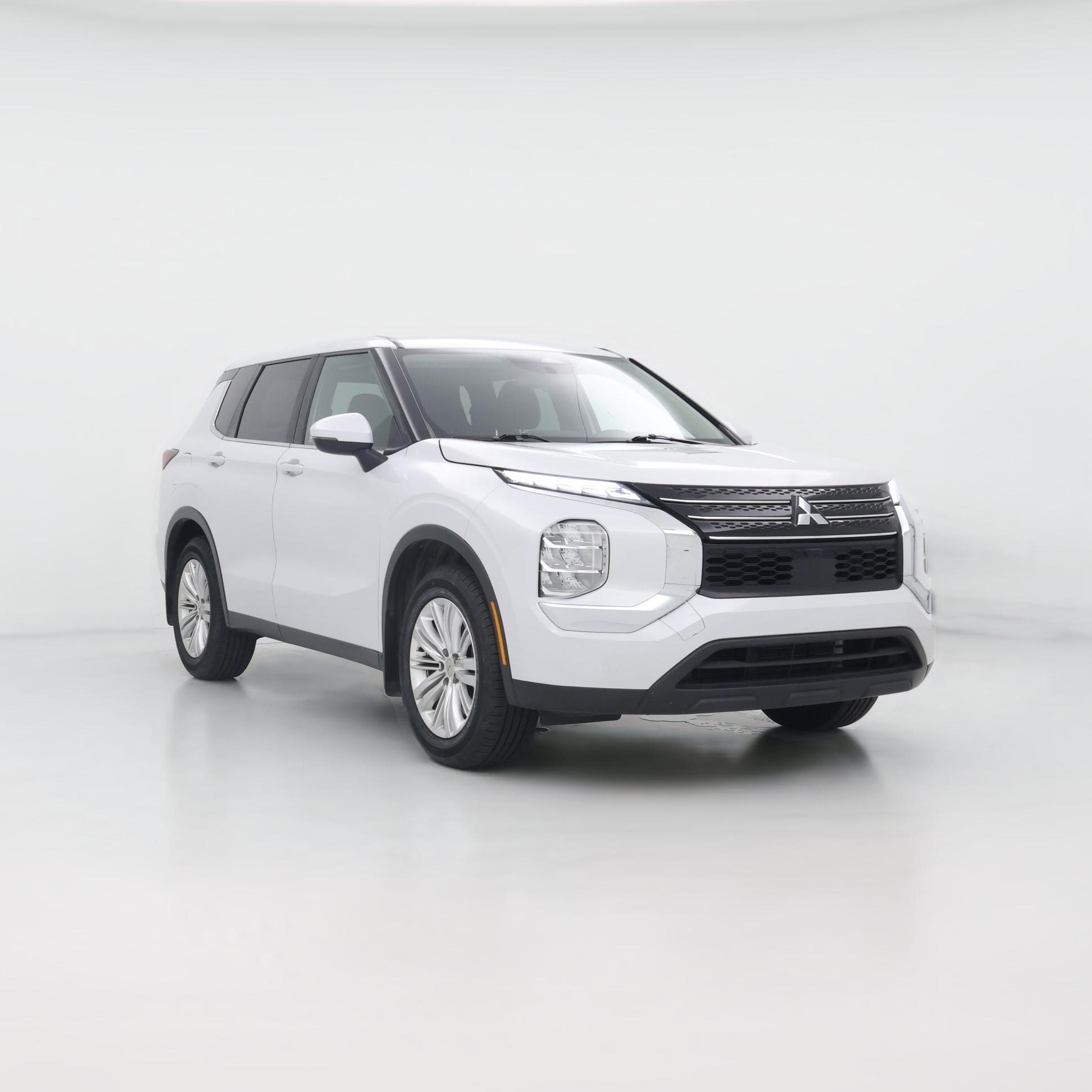 Thumbnail: 2022 Mitsubishi Outlander - 1